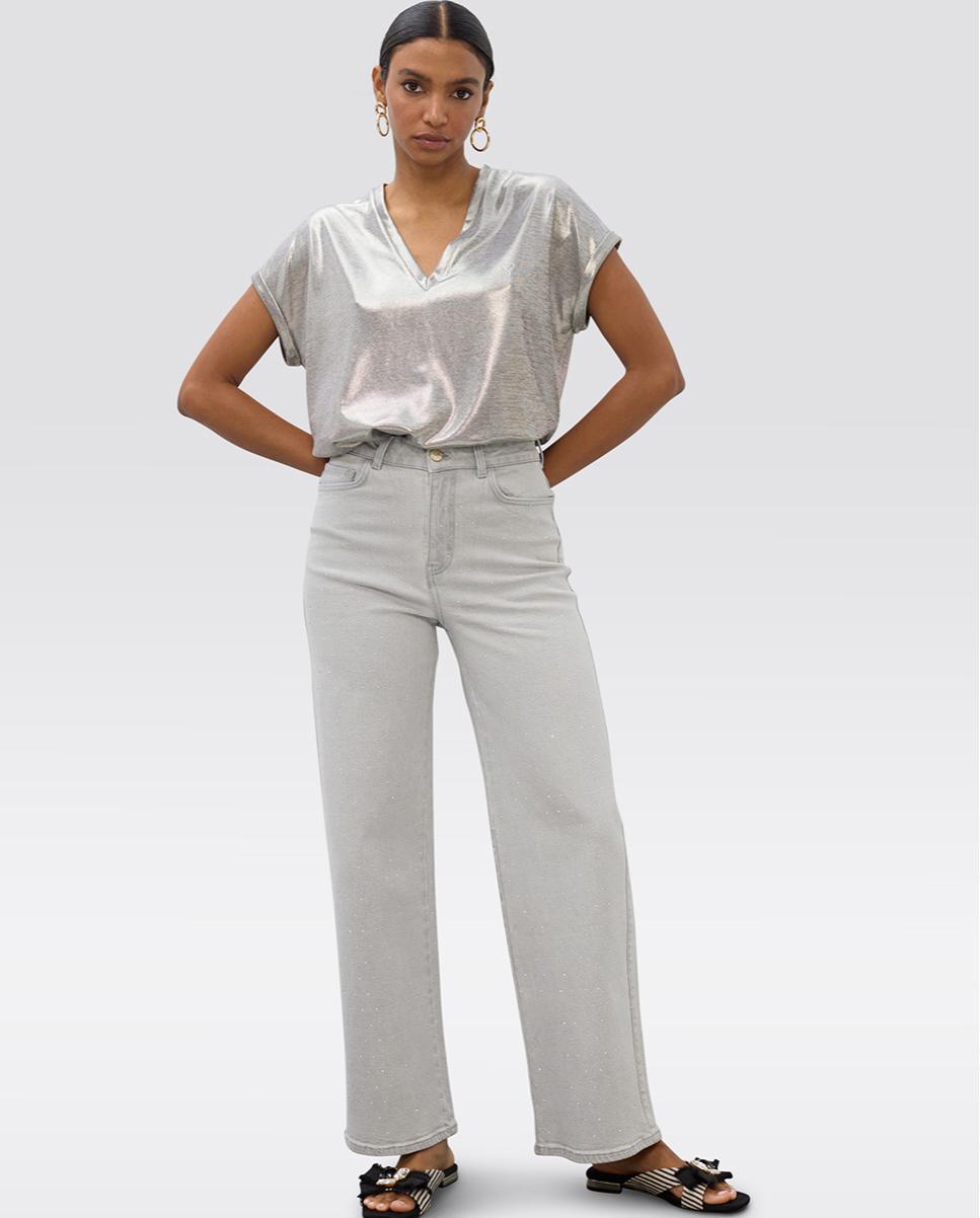 Imagem 0 de Jeans de Corte a Direito com Efeito de Lavagem e Strass