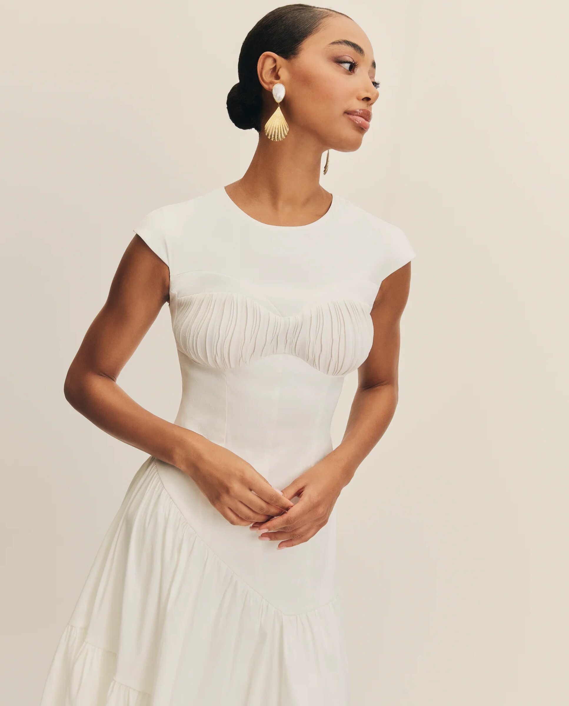 Imagem 0 de Vestido Midi de Noiva com Decote Plissado e Folhos