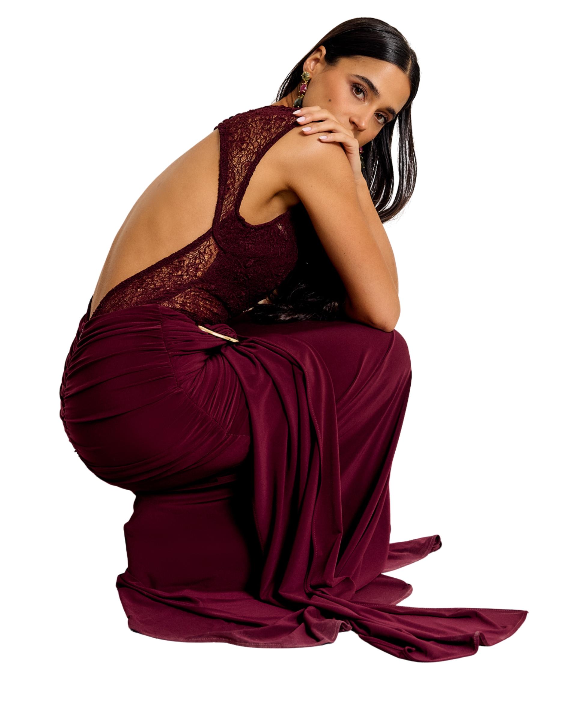 Vestidos Compridos de Malha Elástica com Detalhes de Renda Bordeaux-2
