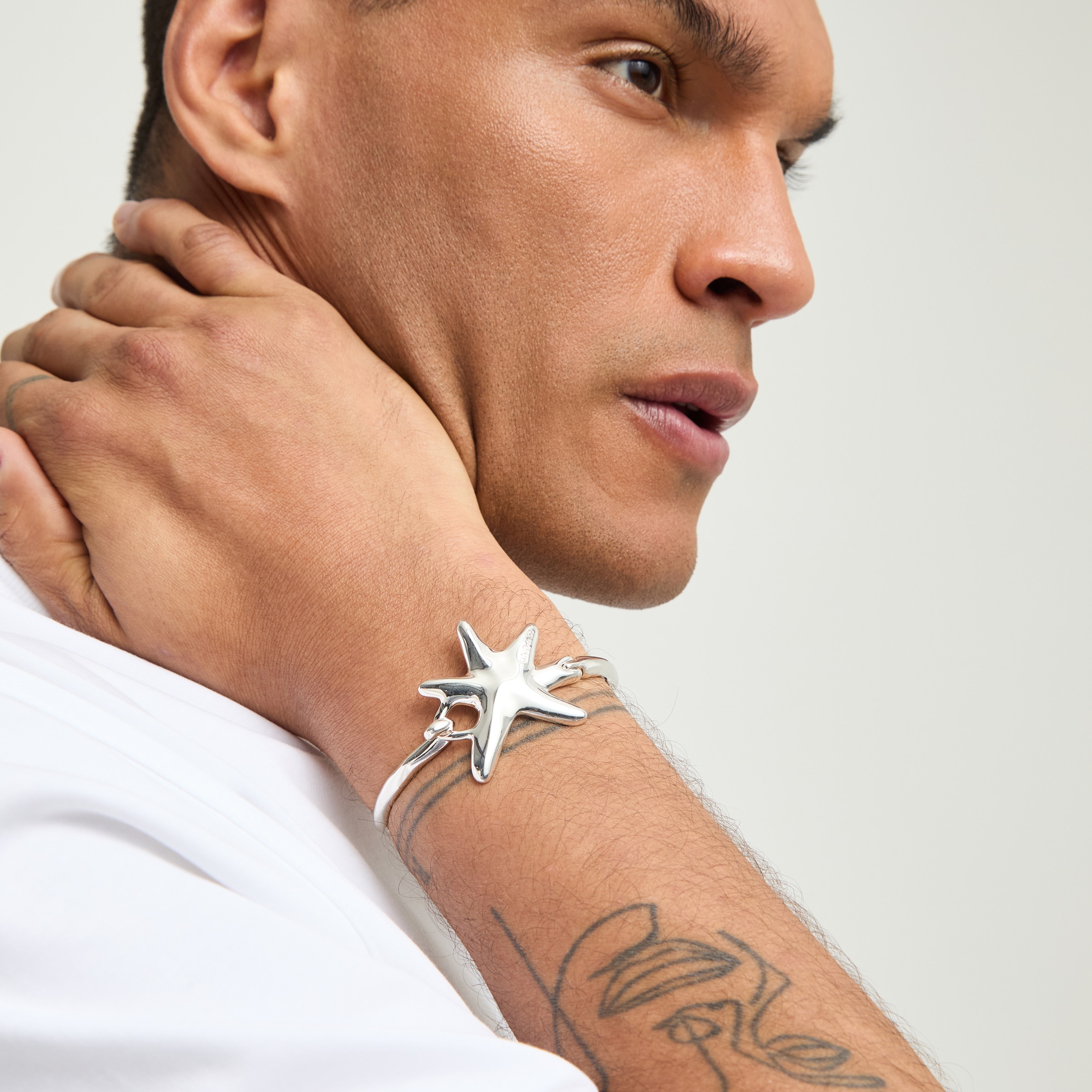 Pulseira Rígida Banhada em Prata com Forma de Estrela Prata-4