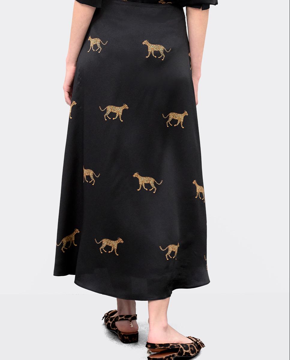 Saia Comprida Acetinada com Estampado Preto-4