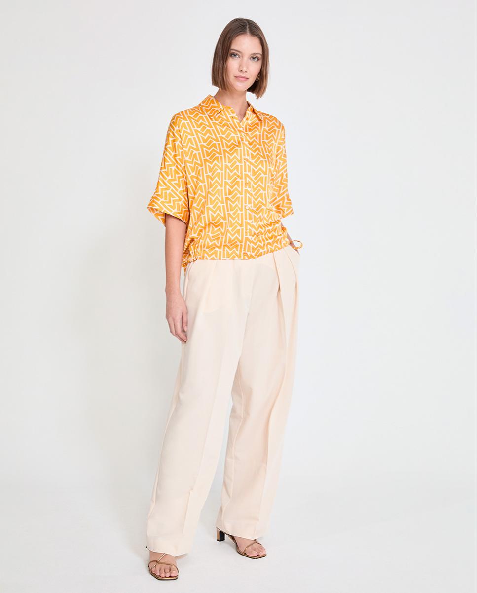 Camisa Acetinada com Estampado e Manga Caída Mostarda-2