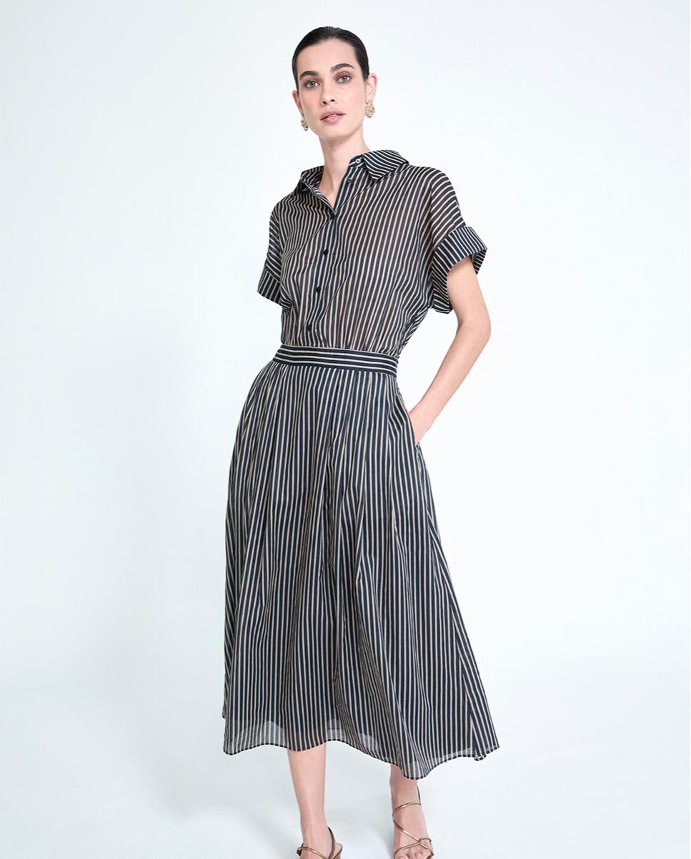 Imagem 0 de Vestido Midi Tipo Camisa às Riscas com Cinto