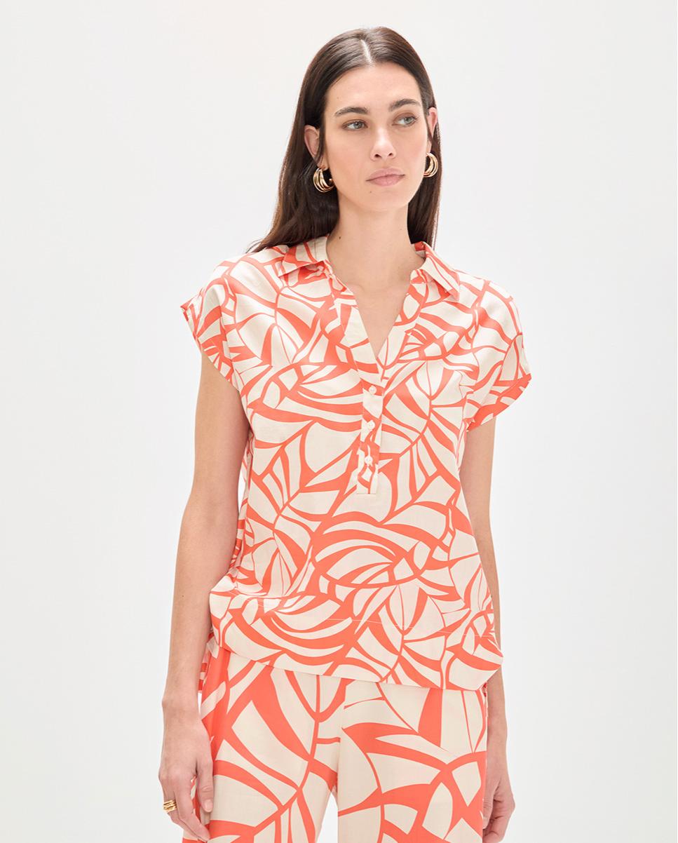 Imagem 0 de Blusa de Manga Curta com Print de Folhas