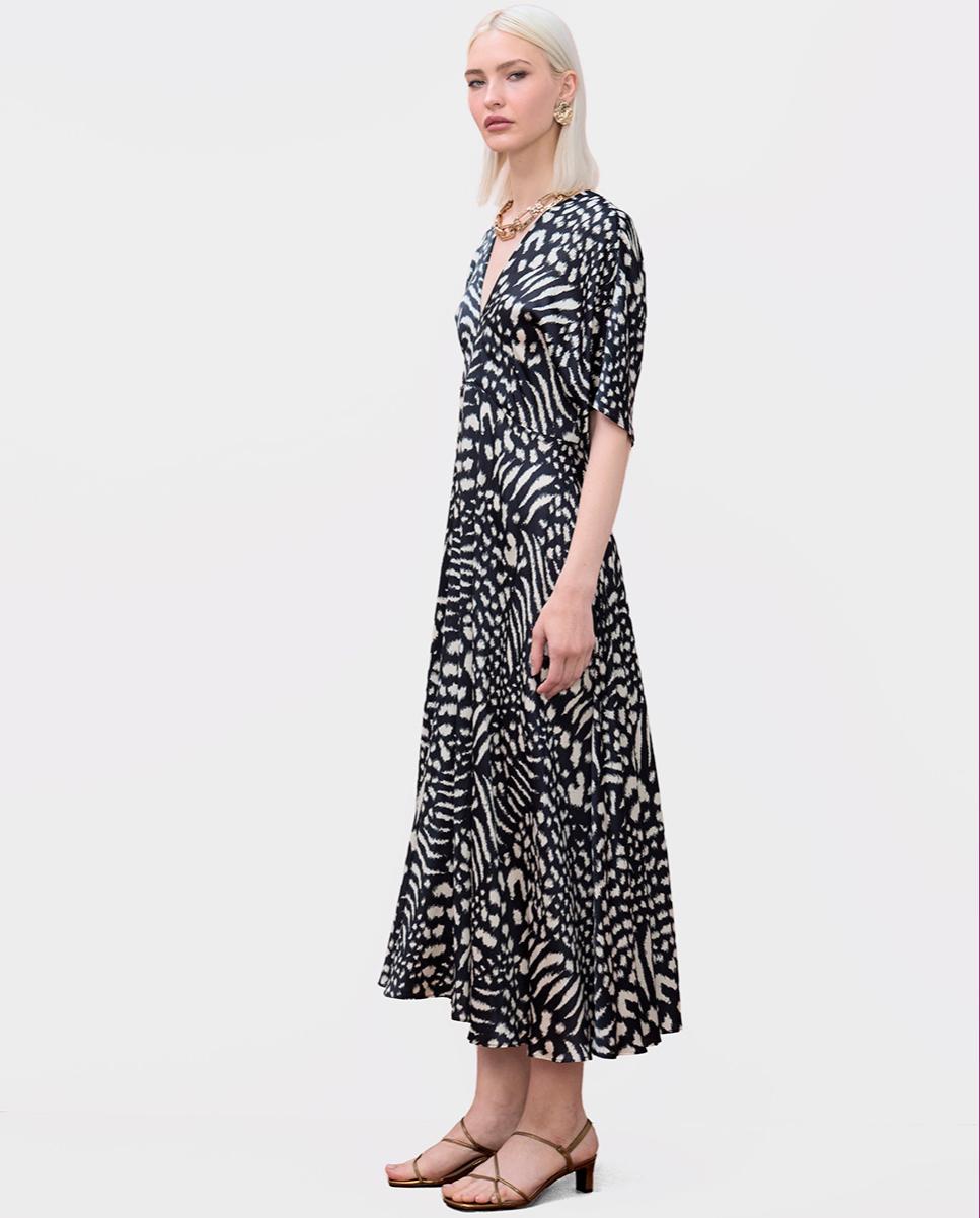 Vestido Midi Estampado com Decote em V Preto / Branco-6