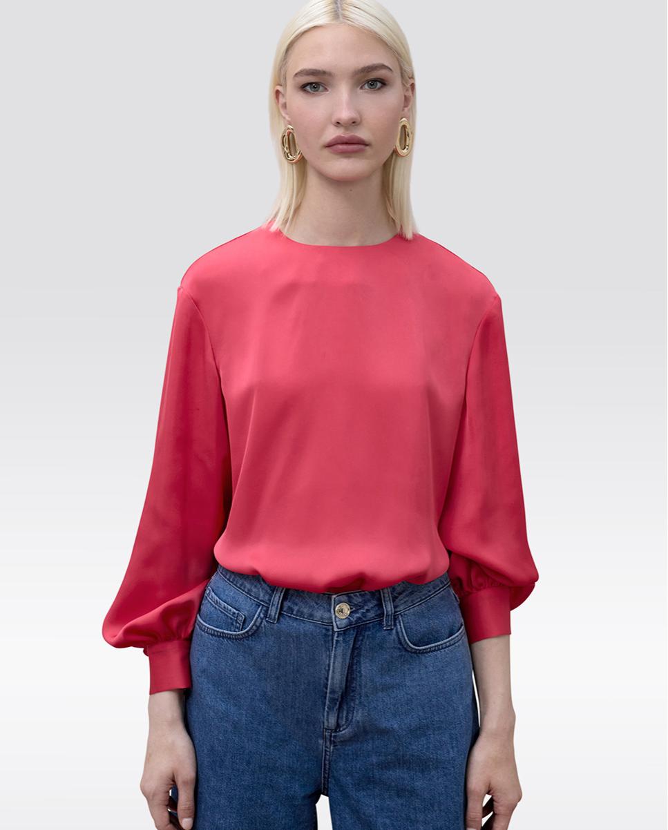 Imagem 0 de Blusa Acetinada com Punhos Ajustados