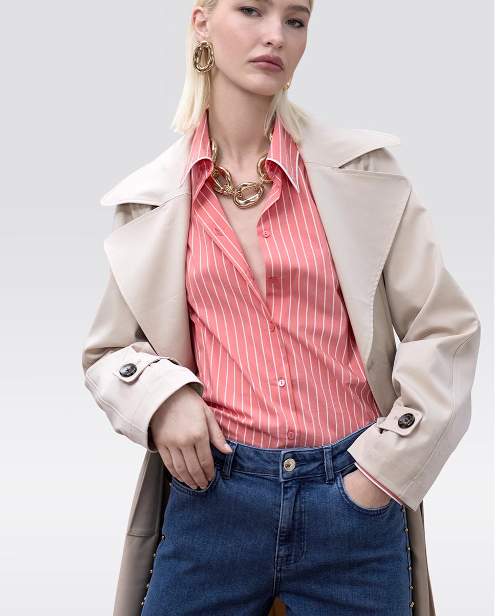 Jeans de Corte a Direito com Detalhe de Bolinhas Douradas na Lateral Azul denim-4