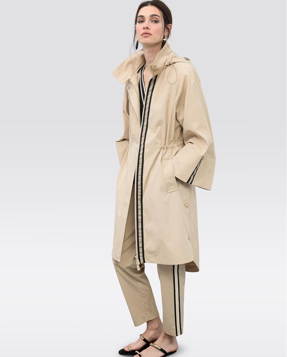 Imagem 0 de Gabardina com Capuz e Cintura Ajustável