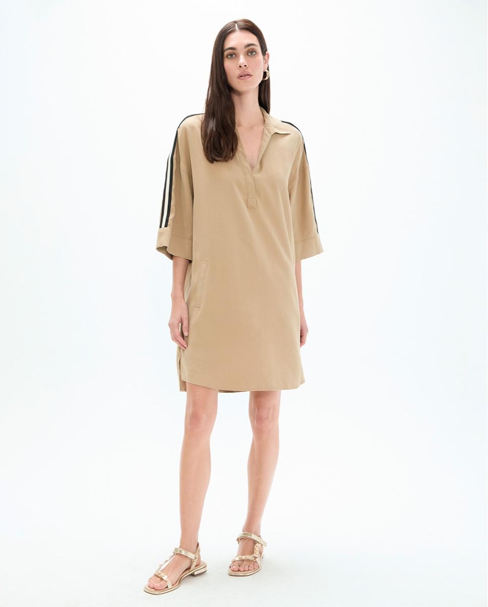 Vestido Curto Tipo Camisa com Decote Aberto Bege-1