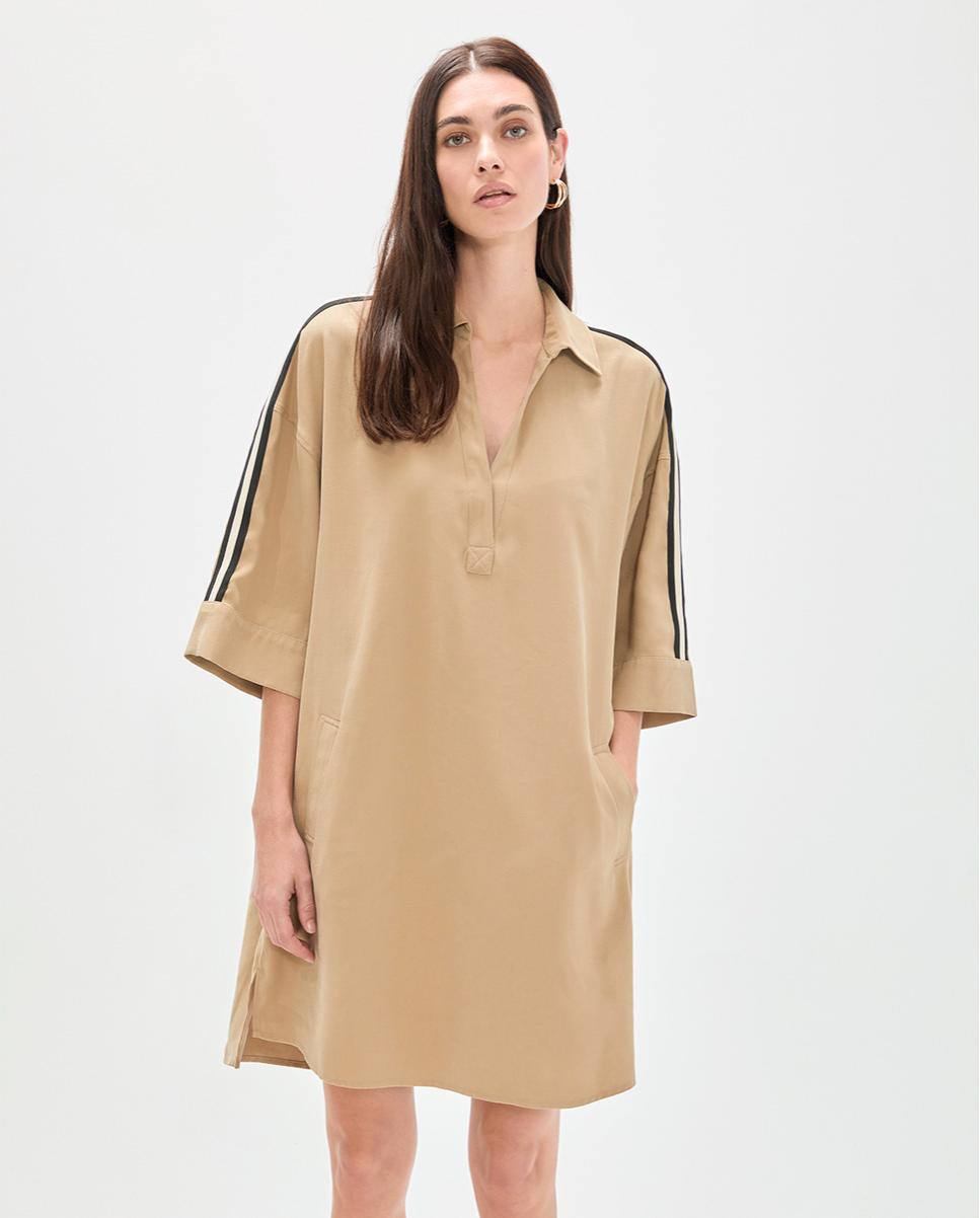 Vestido Curto Tipo Camisa com Decote Aberto Bege-2