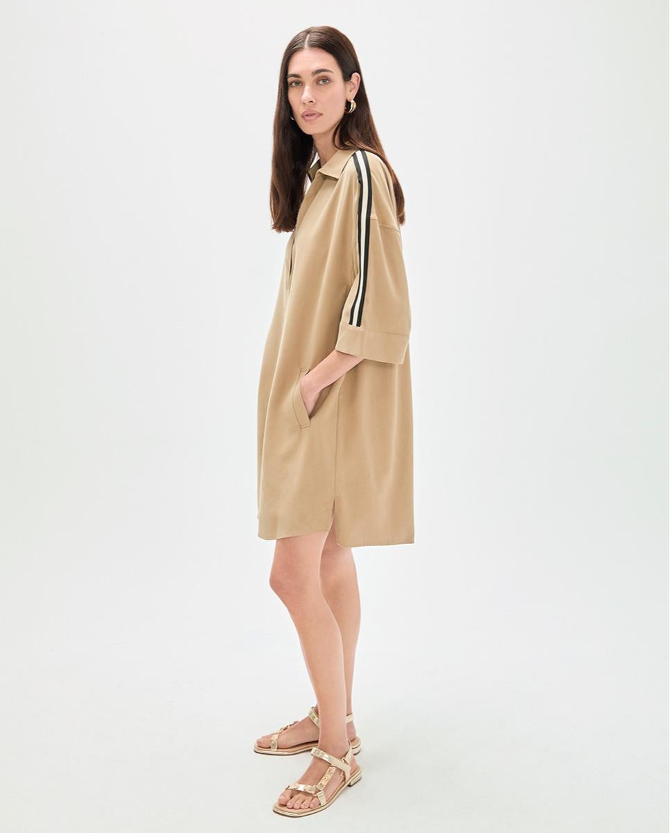 Vestido Curto Tipo Camisa com Decote Aberto Bege-4