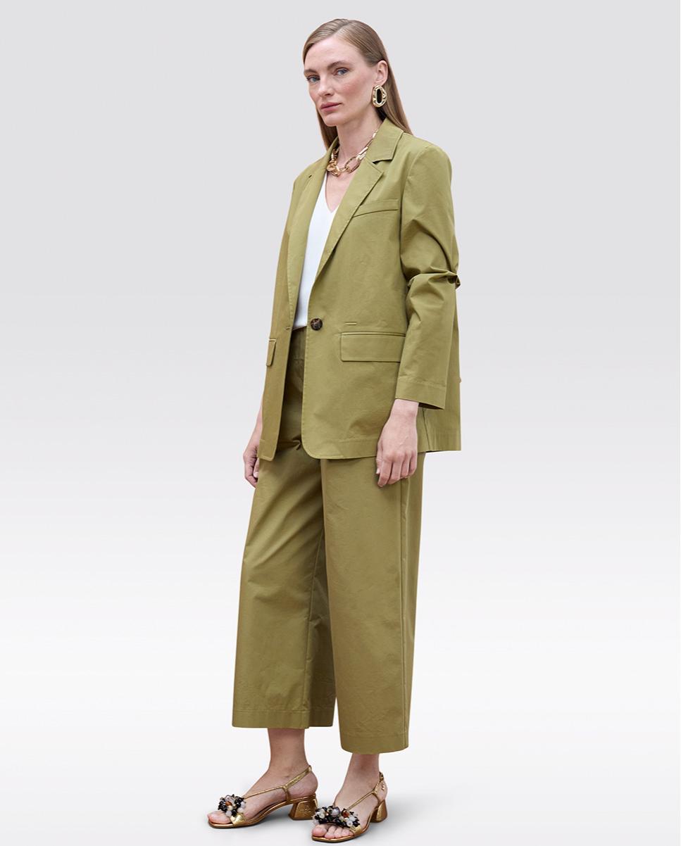 Blazer com Corte a Direito e Fecho de Botão Verde Azeitona-2
