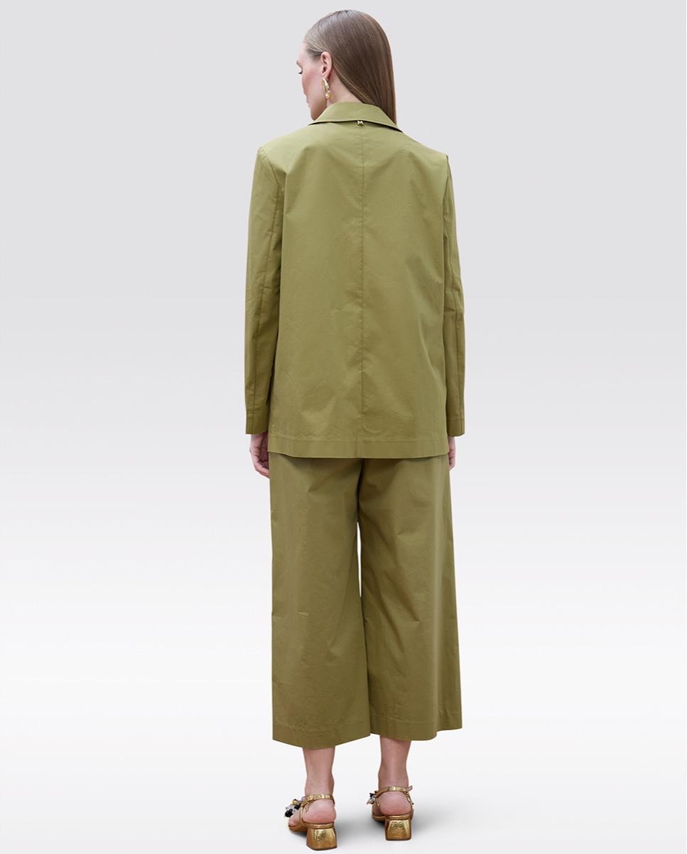Blazer com Corte a Direito e Fecho de Botão Verde Azeitona-3
