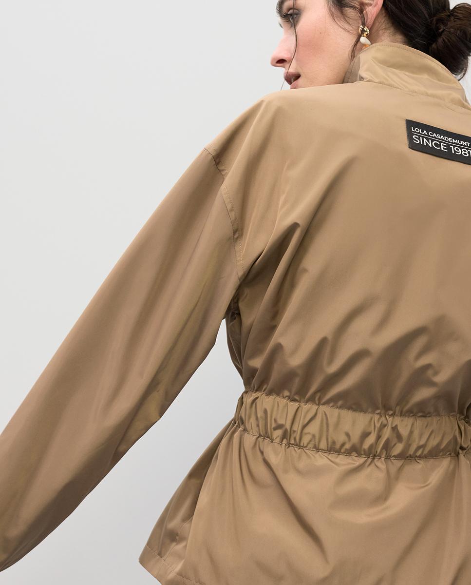 Parka em Tecido Técnico Impermeável Castanho-claro-4