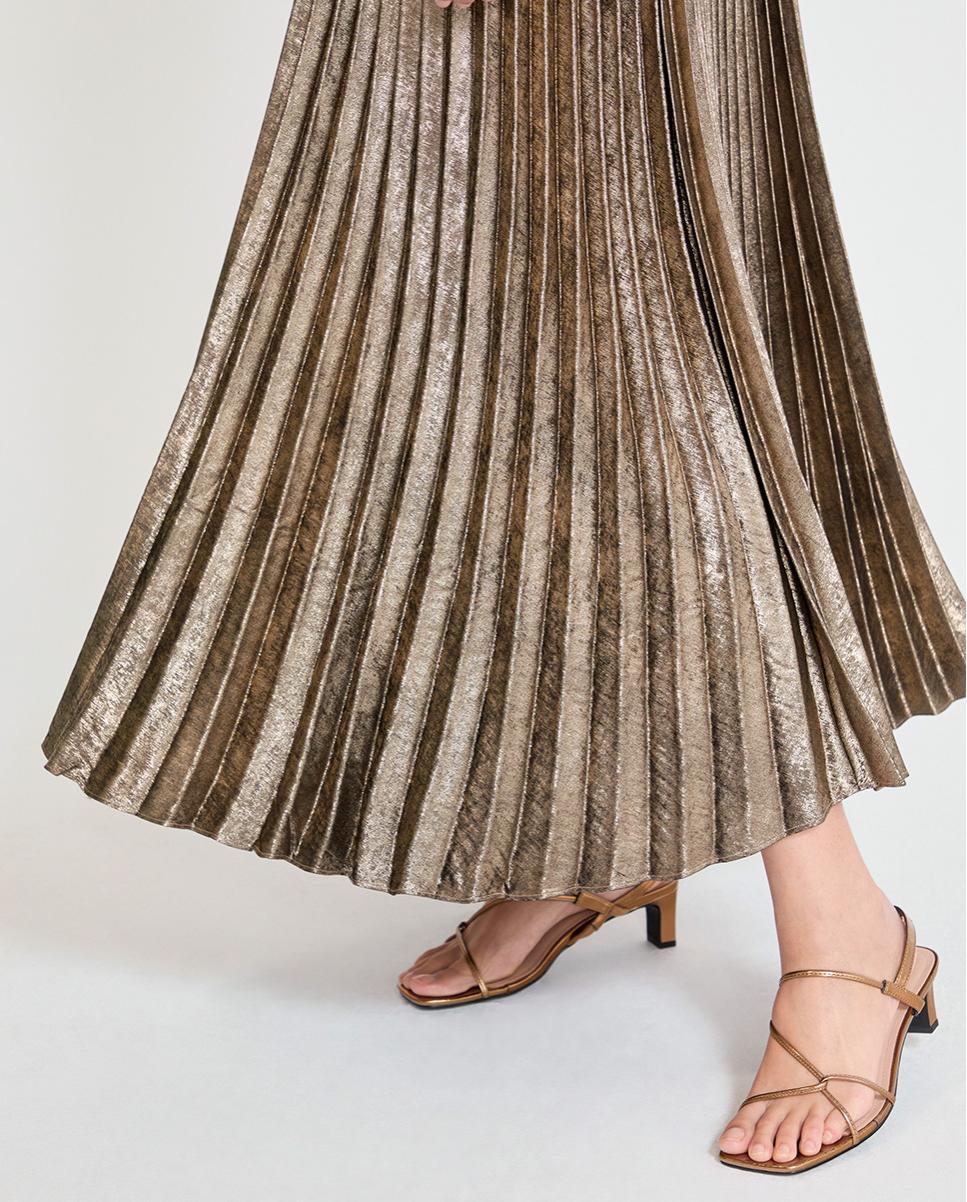 Vestido Comprido Plissado com Gola Halter Ouro-4