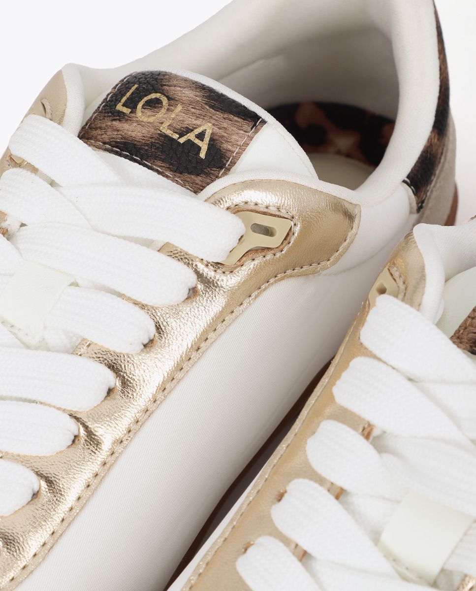 Sapatilhas Básicas com Logo e Detalhe de Tachas Branco-3