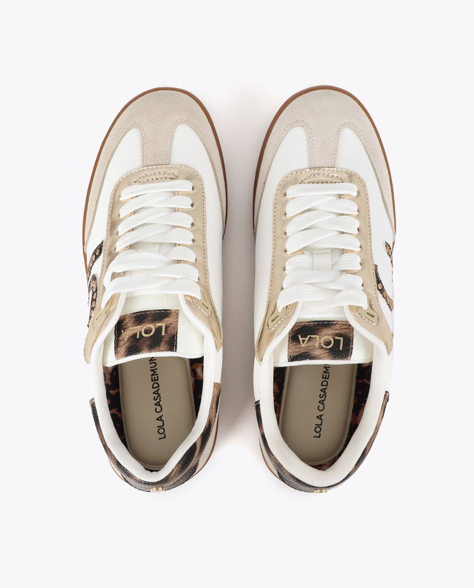 Sapatilhas Básicas com Logo e Detalhe de Tachas Branco-4