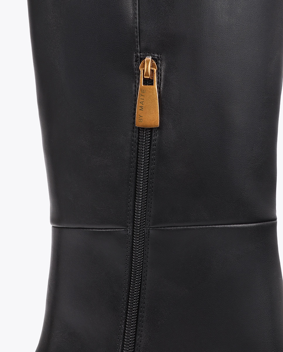 Botas Mosqueteira Altas com Detalhe de Aplicações Joia Preto-4