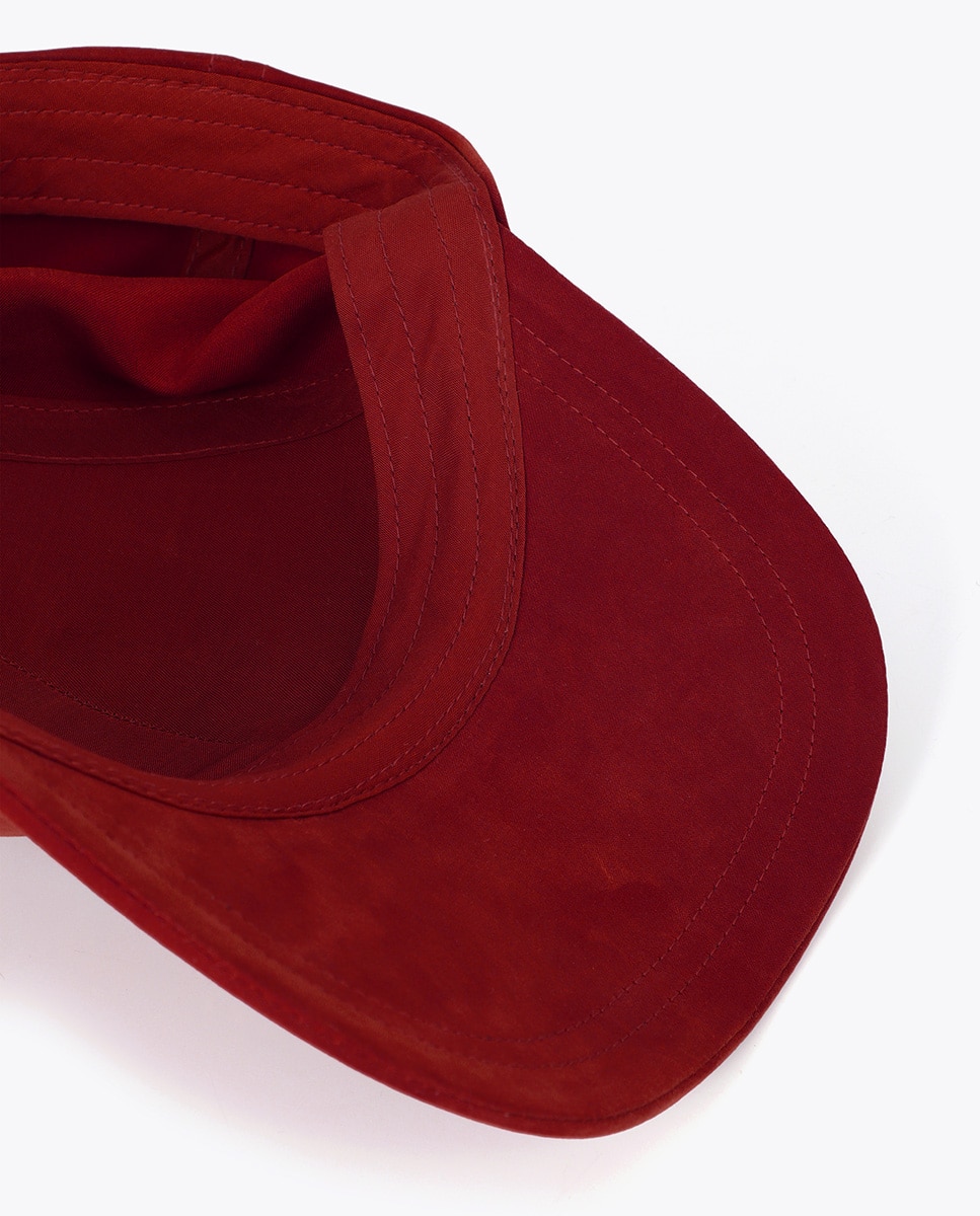 Boné em Veludo com Detalhe de Patch Lc Magenta-4