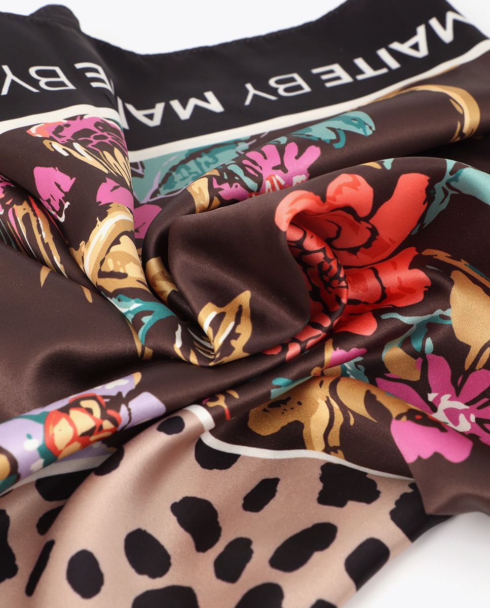 Lenço Quadrado M com Estampado Floral 90x90cm Preto-4