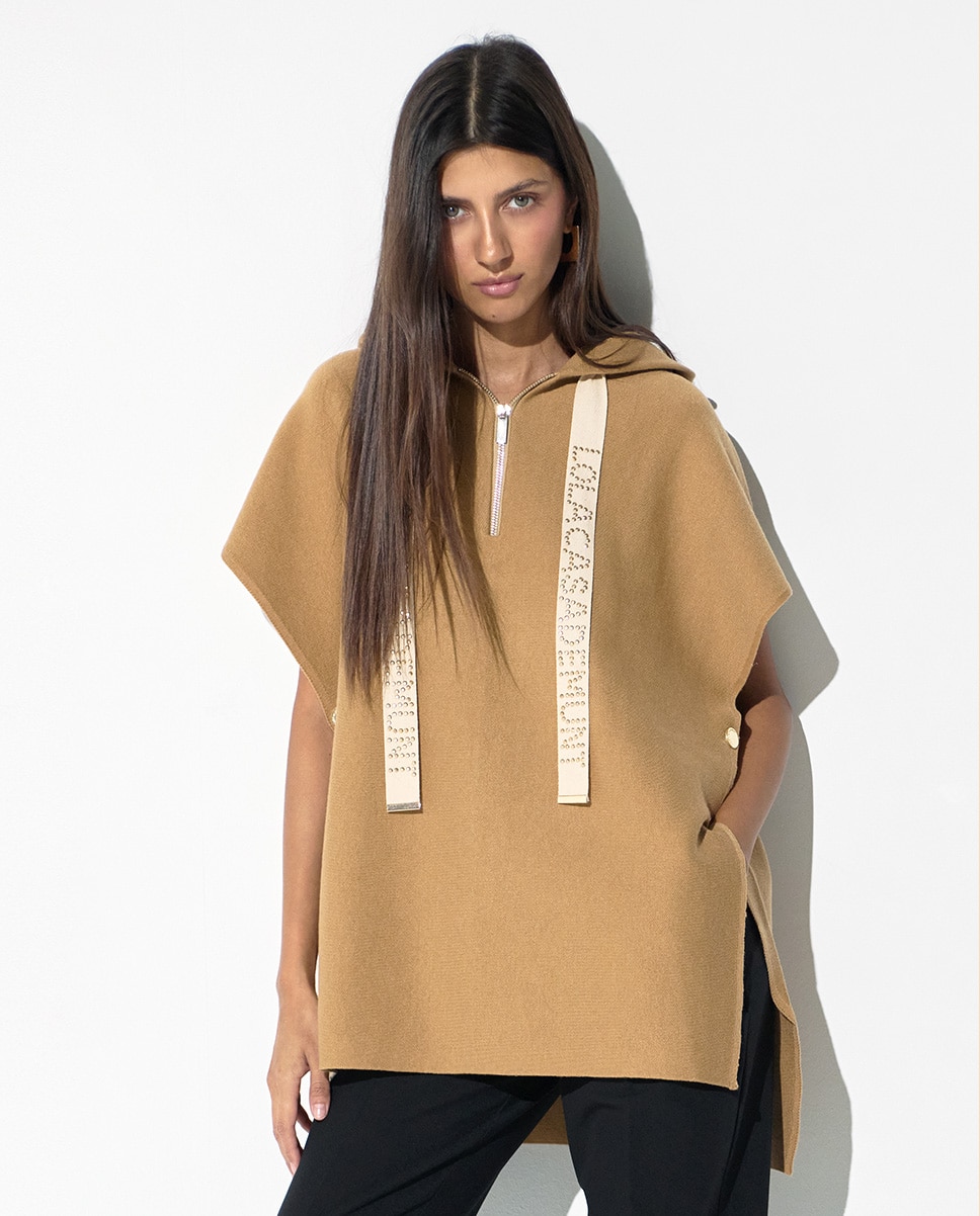 Imagem 0 de Poncho Tricot com Capuz