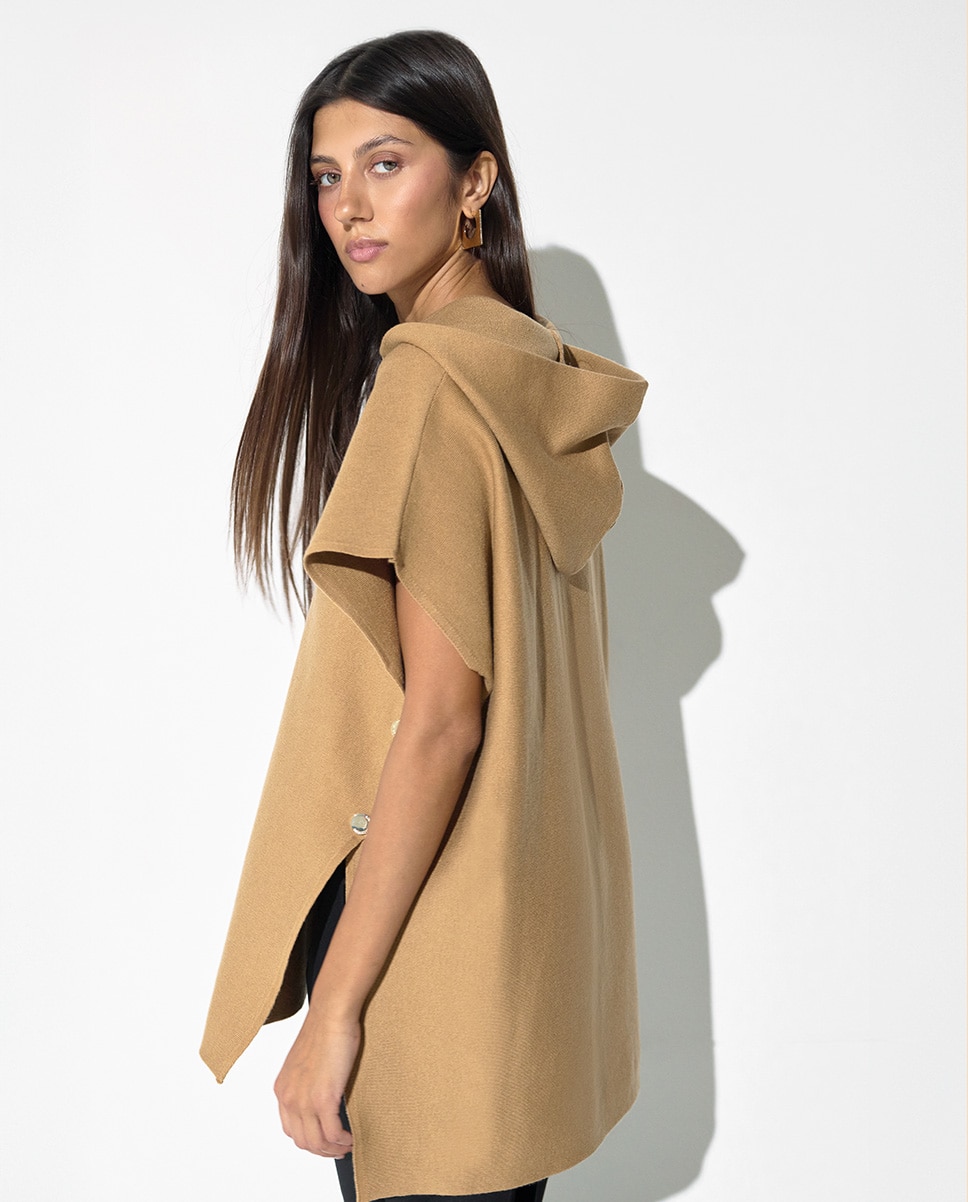 Poncho Tricot com Capuz Caramelo-3