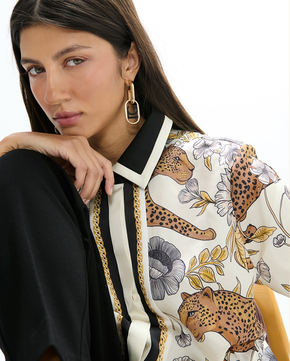 Camisa com Print Leopardo e Cenefa Multicolor-4
