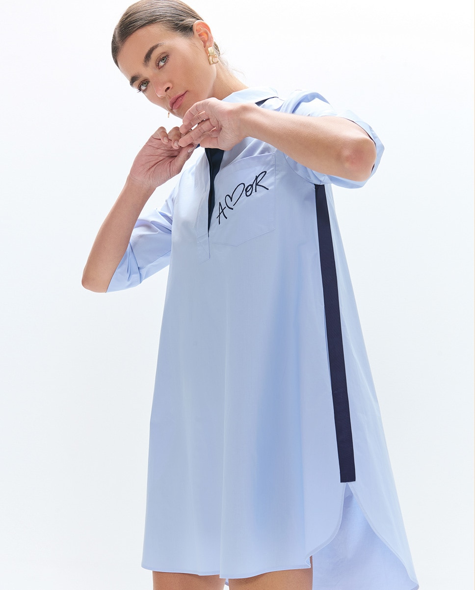 Vestido Curto Tapioca em Popelina com Bordado Love Azul-claro-2