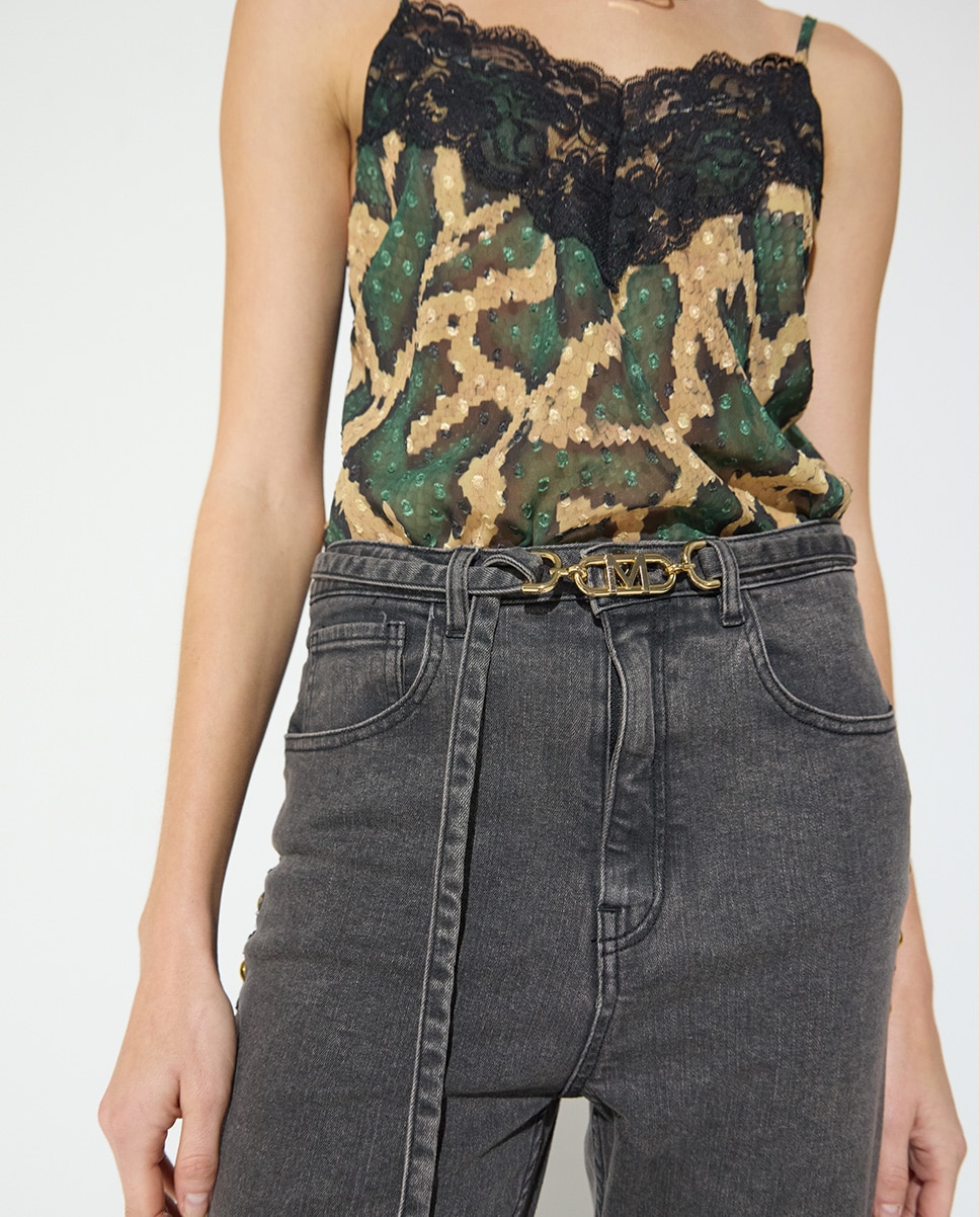 Jeans com Corte a Direito com Tachas Laterais e Cinto com Fivela Personalizada Preto-3