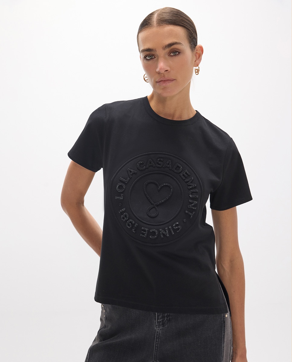 T-shirt Gola Redonda Fit com Aberturas Laterais Print Volume Posicionado Preto-2