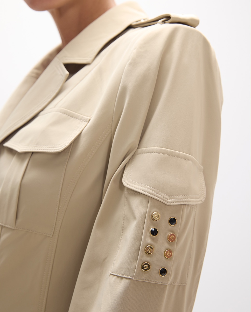 Blazer Curto com Bolsos Patch Tafetá Técnica Natural-4