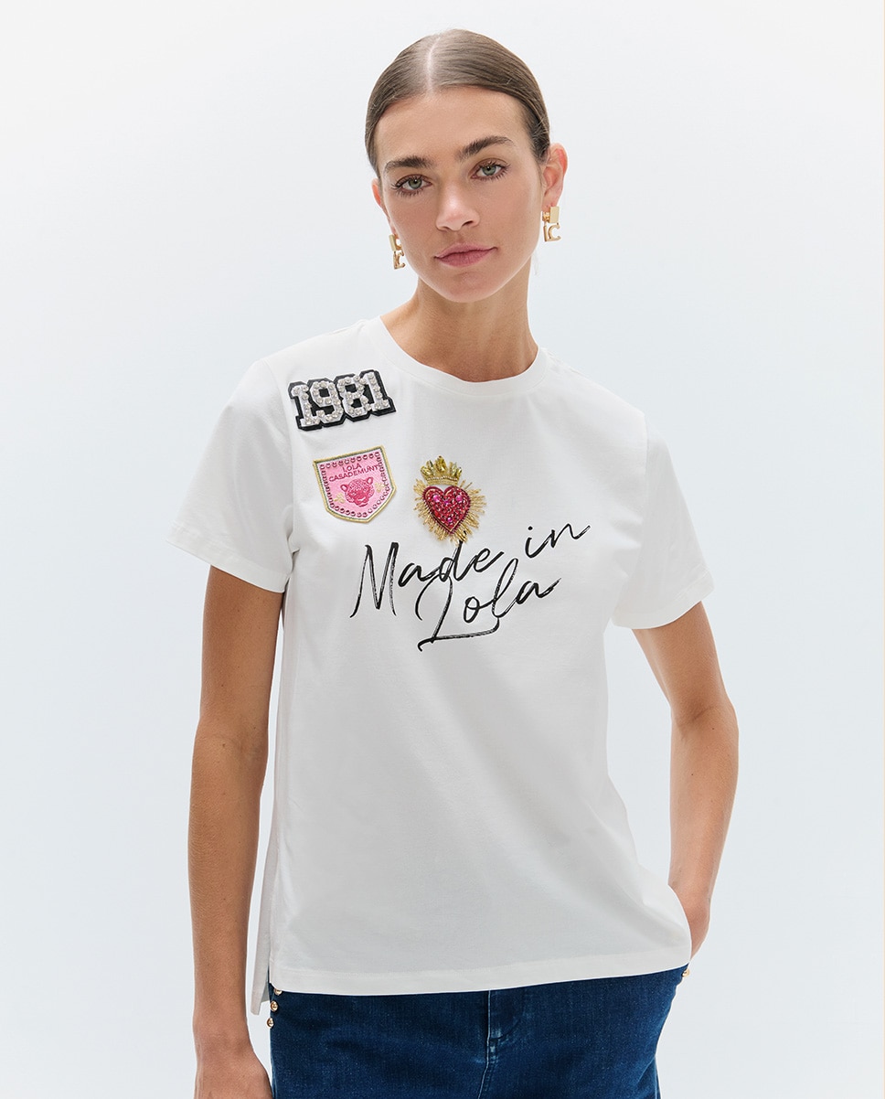 Imagem 0 de T-shirt com Gola Redonda e Aberturas Laterais Gráfico Made In Lola com Patches