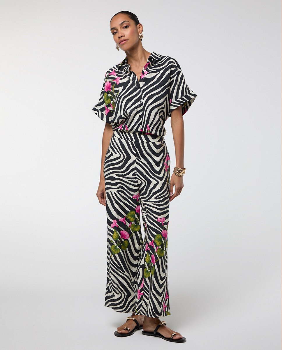 Calças Largas com Print de Zebra e Flor Preto / Branco-6