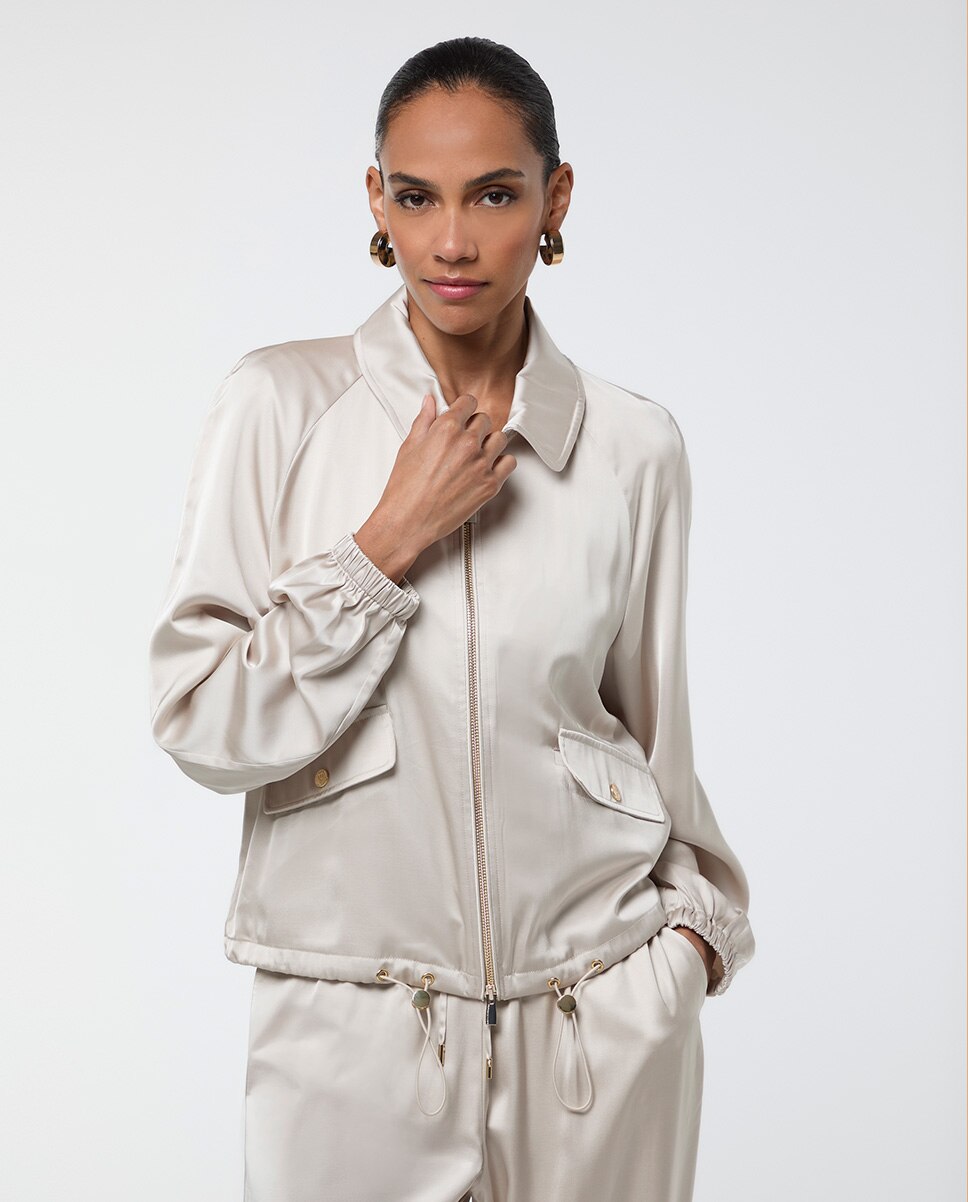 Blusão Bomber Acetinada com Fecho Zip Areia-2