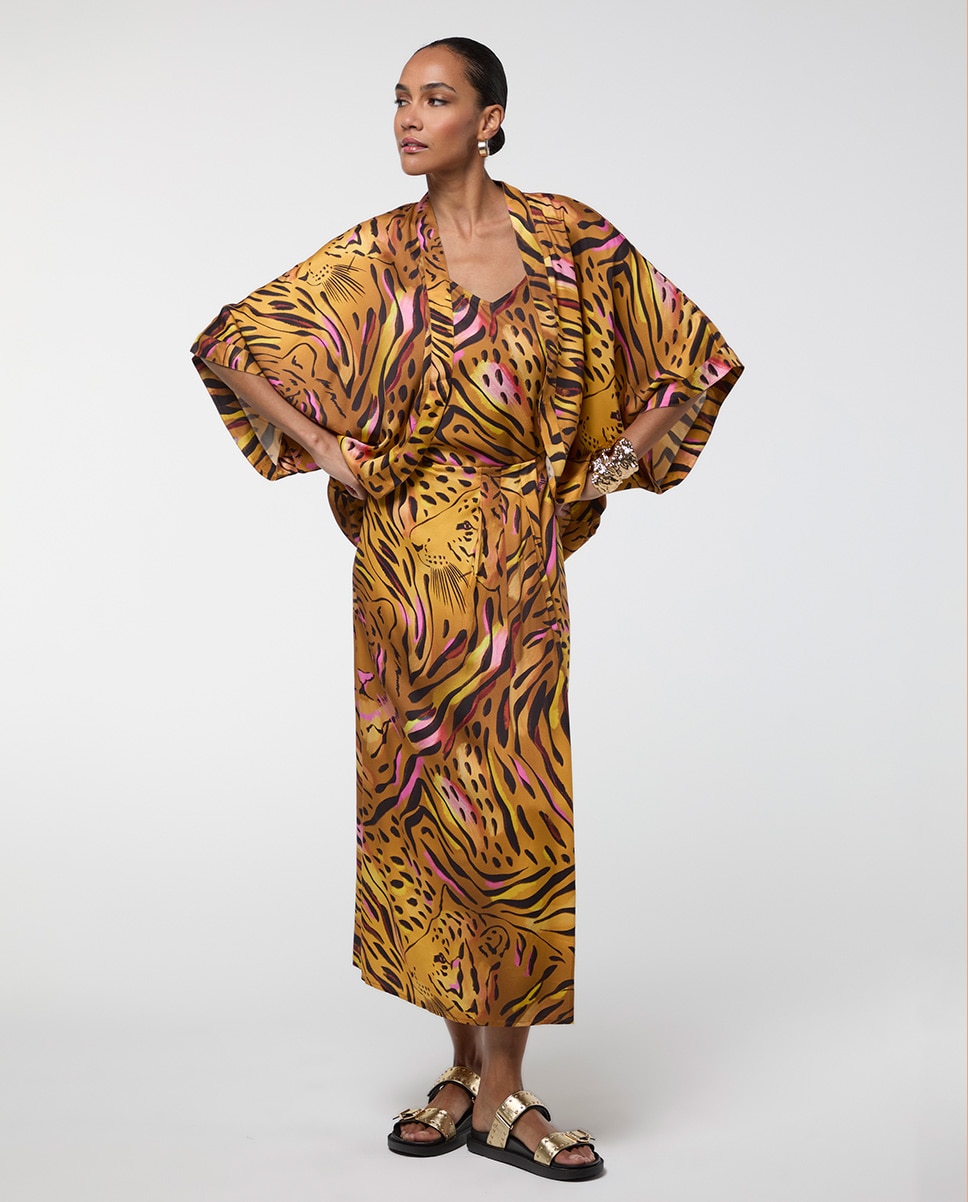 Casaco Estilo Kimono Curto com Print Tigre Dourado-2