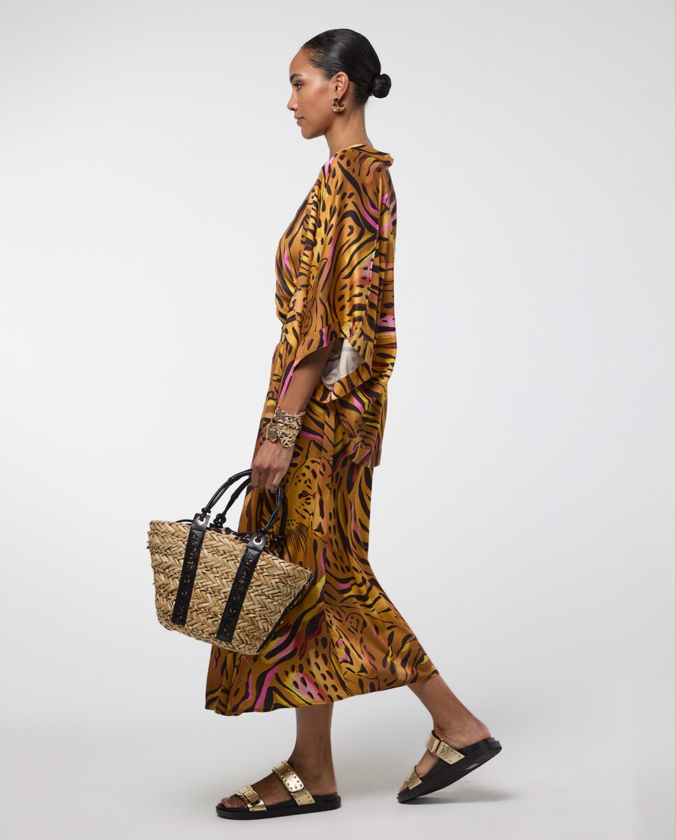 Casaco Estilo Kimono Curto com Print Tigre Dourado-5