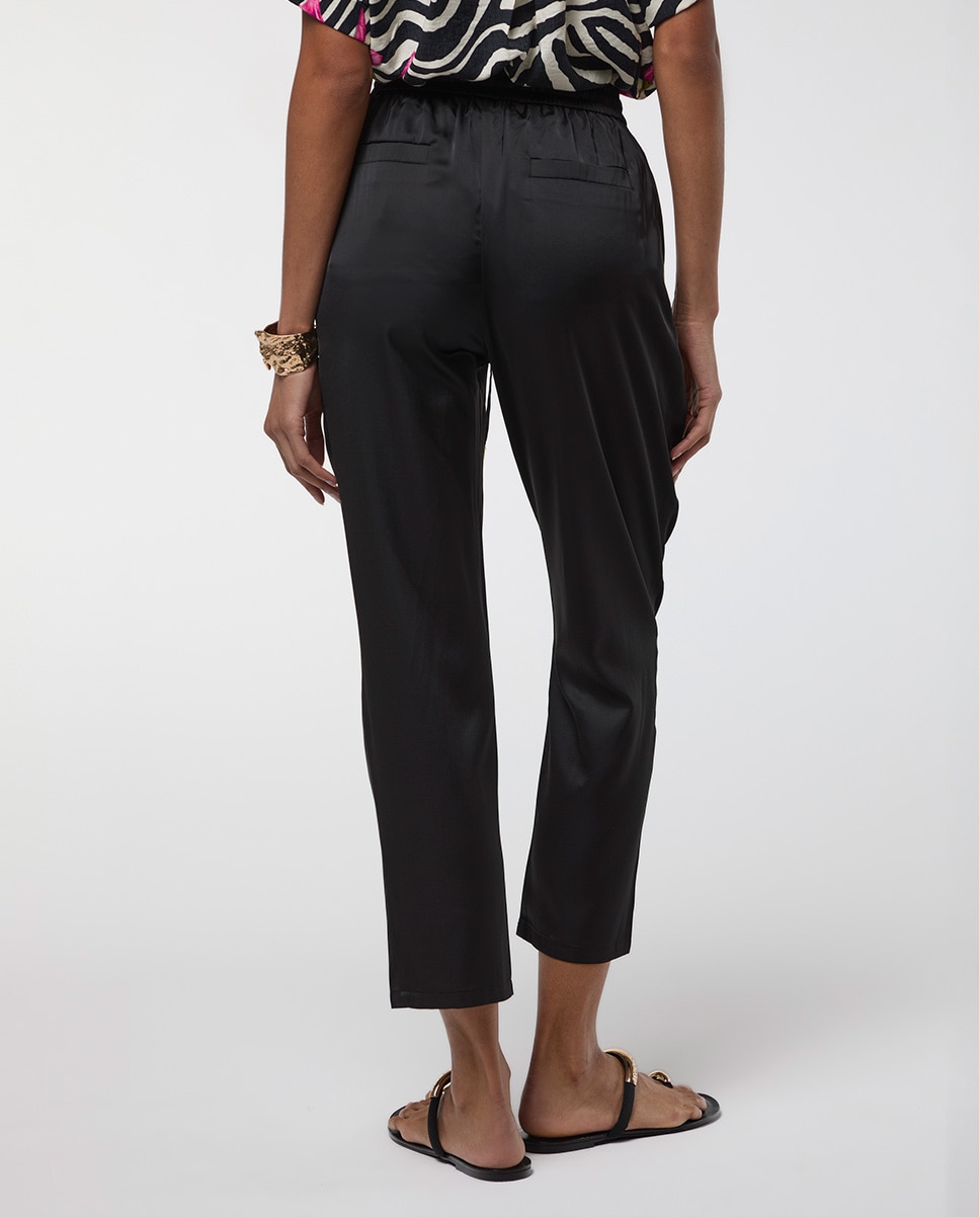 Calças Jogger Satinadas com Cintura Elástica Preto-4