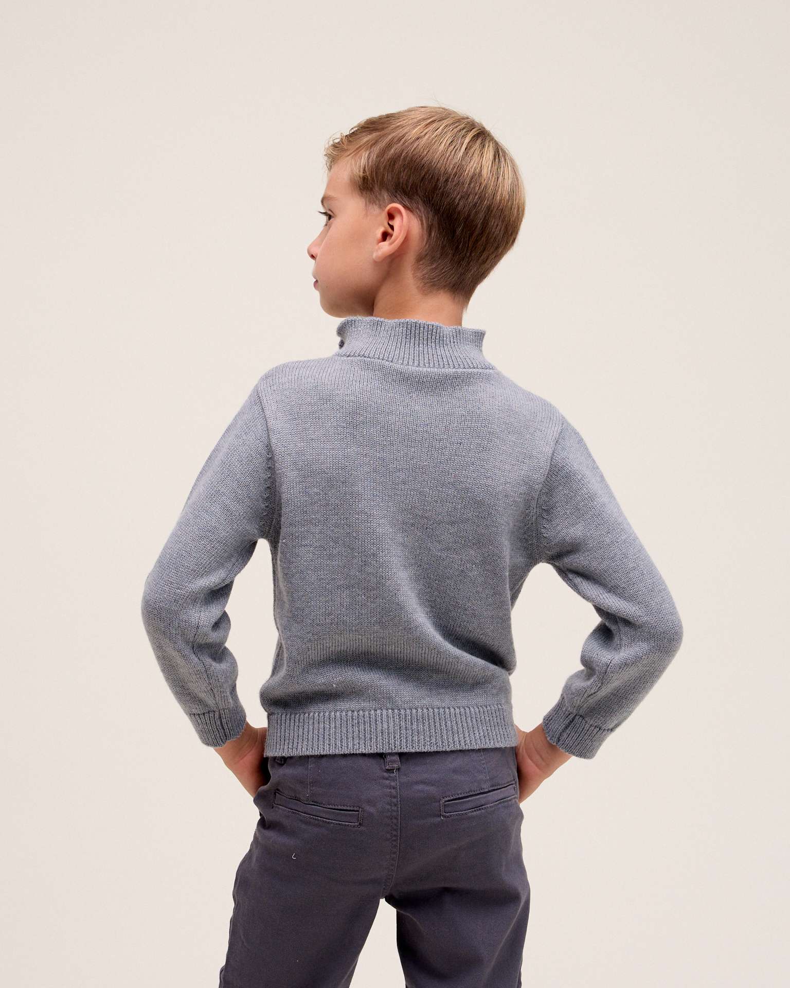 Camisola Infantil de Malha e Gola Alta Cinzento-2