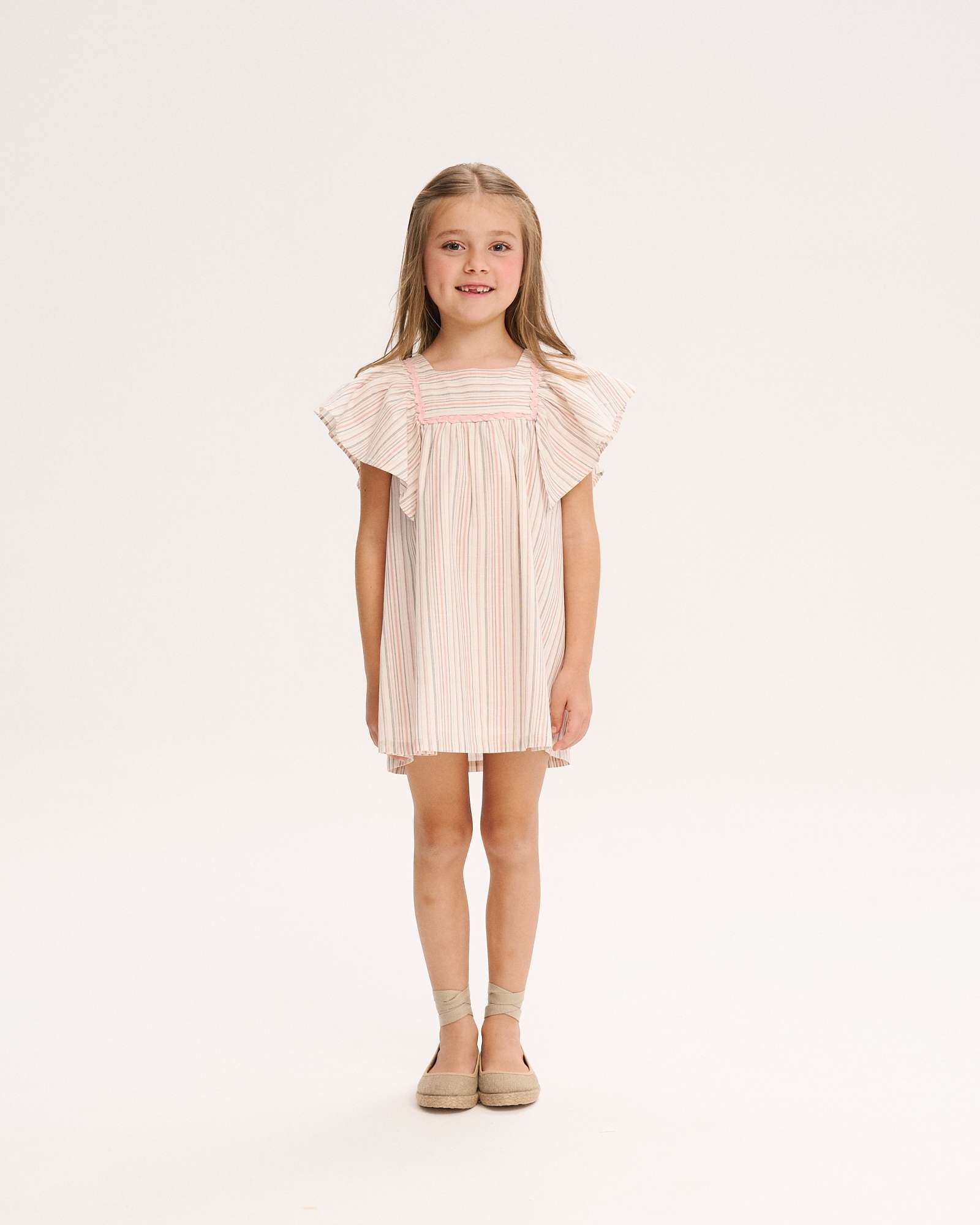 Imagem 0 de Vestido Infantil Às Riscas com Detalhe na Peitilheira