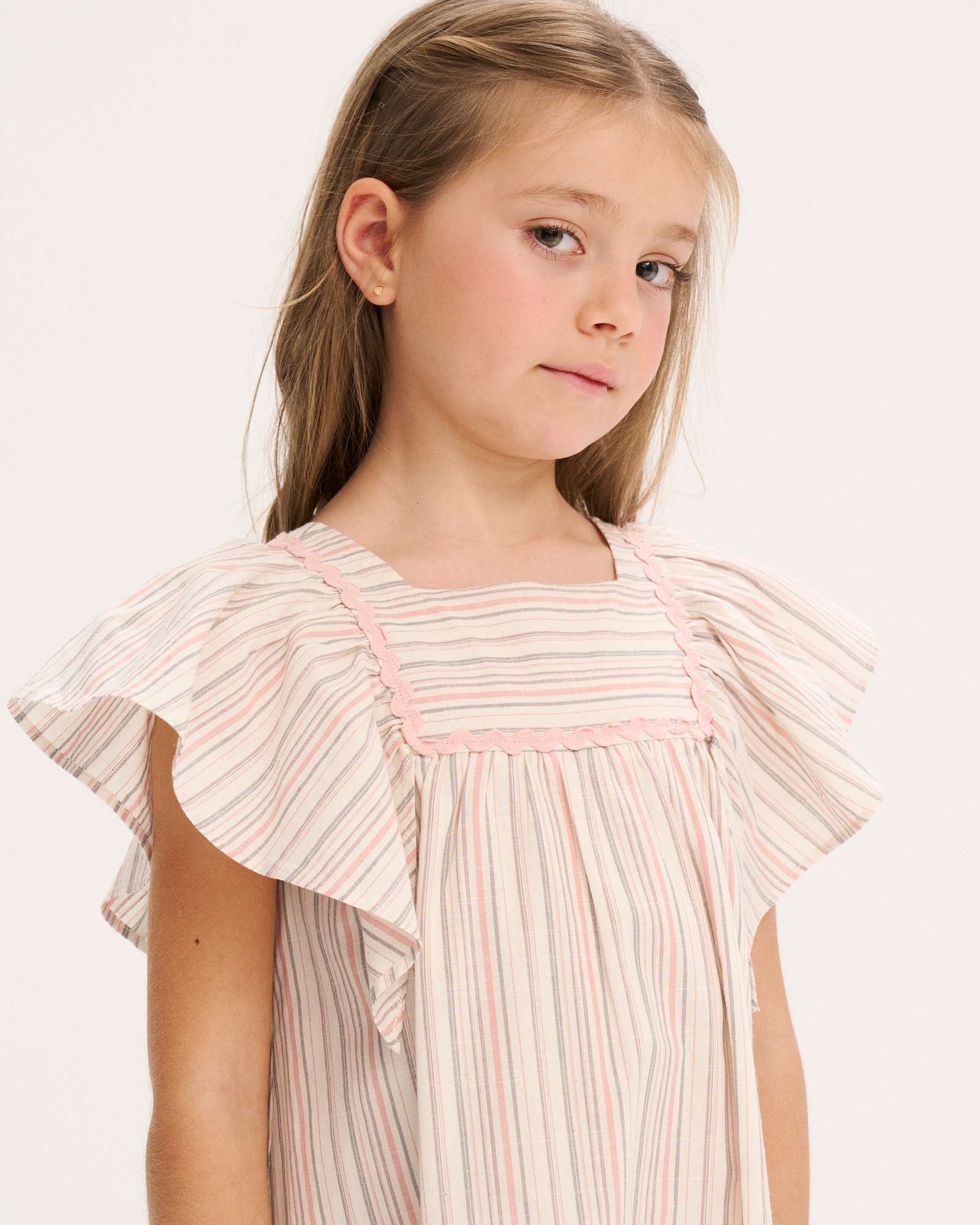 Vestido Infantil Às Riscas com Detalhe na Peitilheira Dadati Rosa-pastel-3