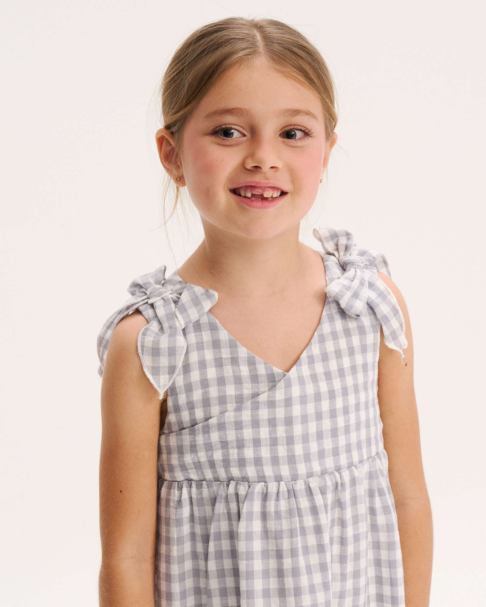 Vestido Infantil Cinzento Aos Quadrados com Gola em V Cinzento-claro-3