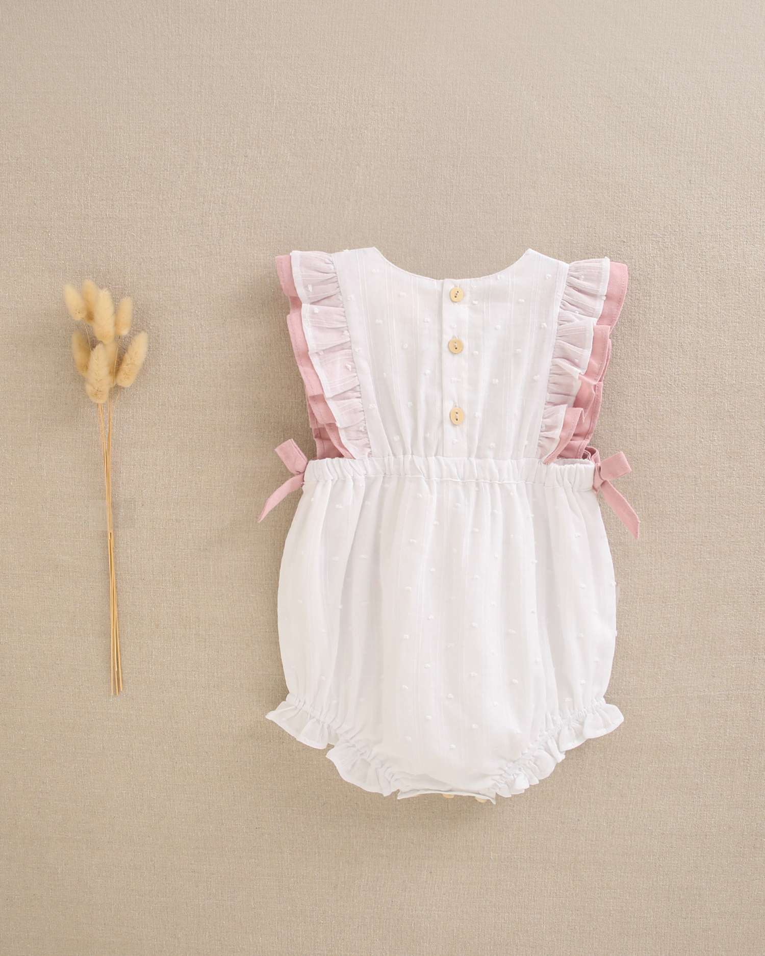 Imagem 0 de Macacão Curto para Bebé de Plumeti com Folhos Laterais