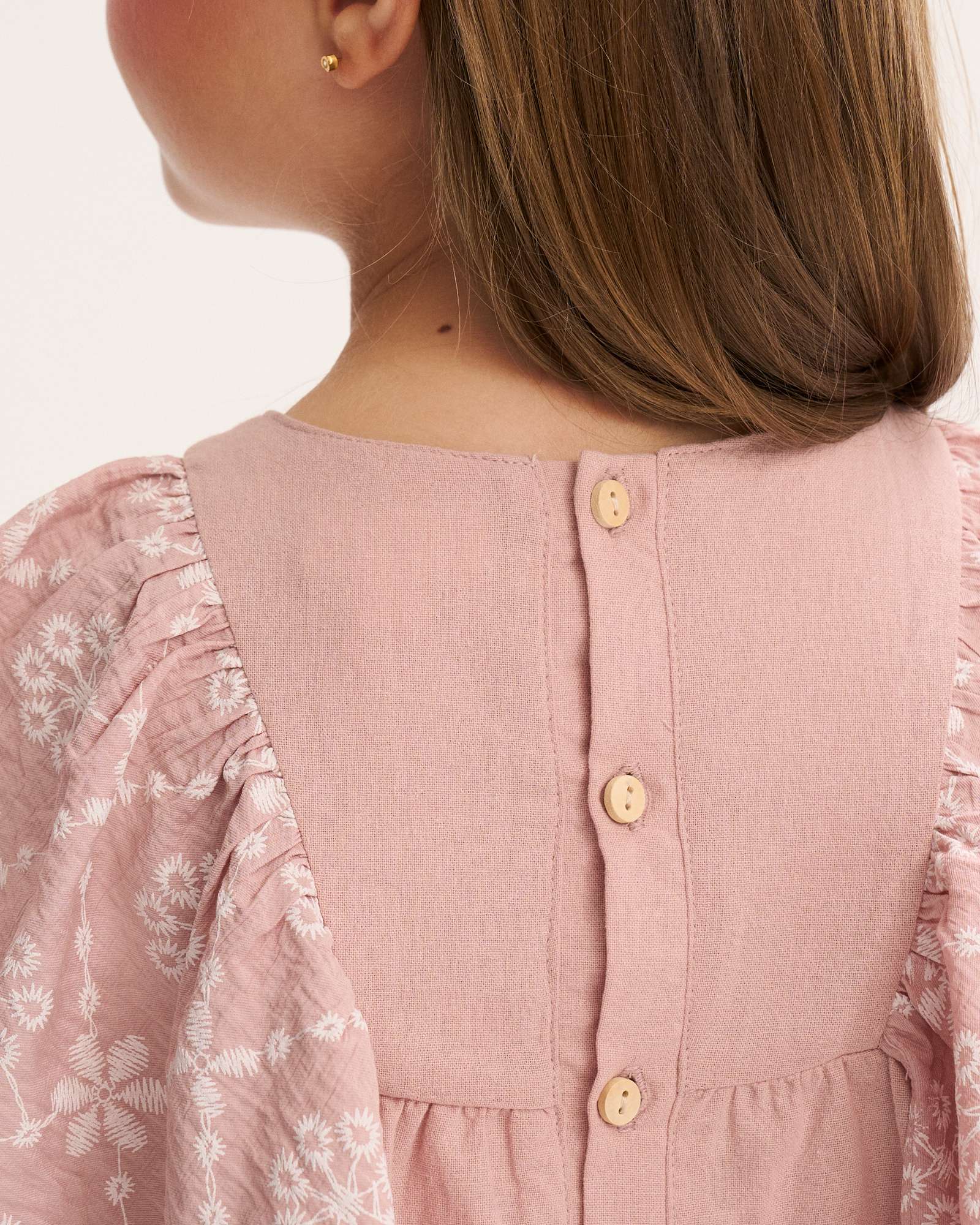 Vestido Infantil com Folho de Flores Bordadas nas Mangas Dadati Rosa-3