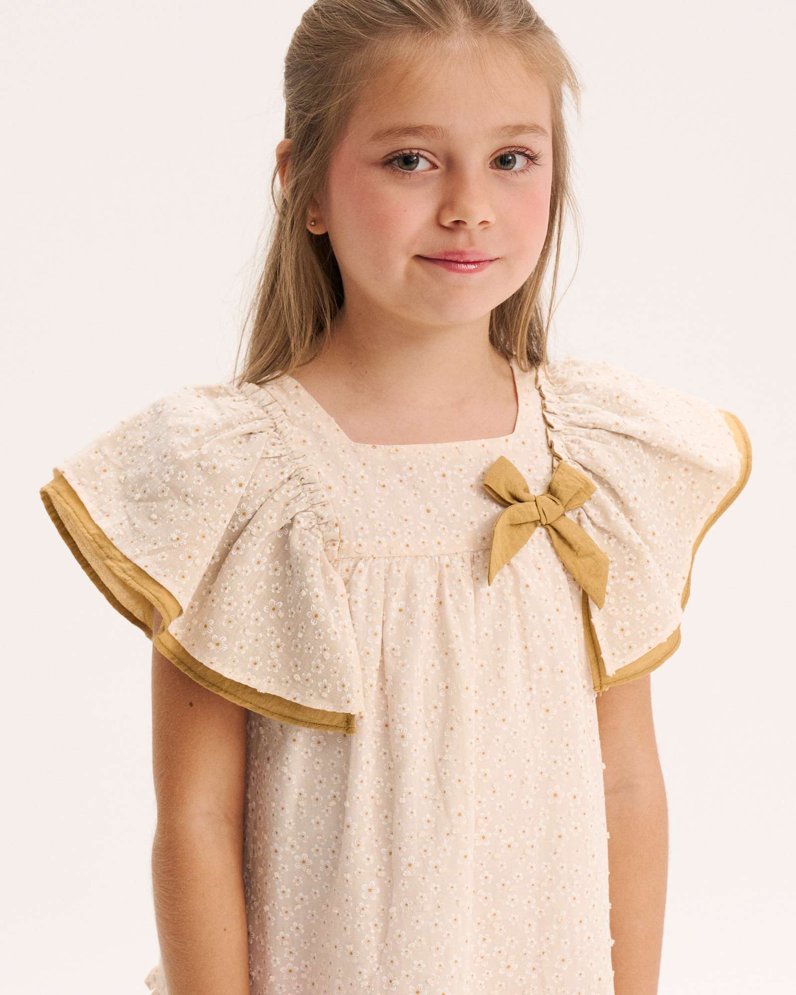 Vestido Infantil de Flores com Detalhe de Laço Natural-3