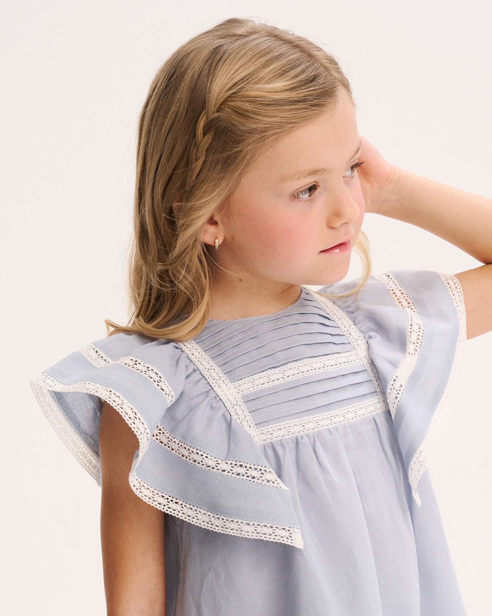 Vestido Infantil de Linho com Pregas na Peitilheira Dadati Azul / Branco-3