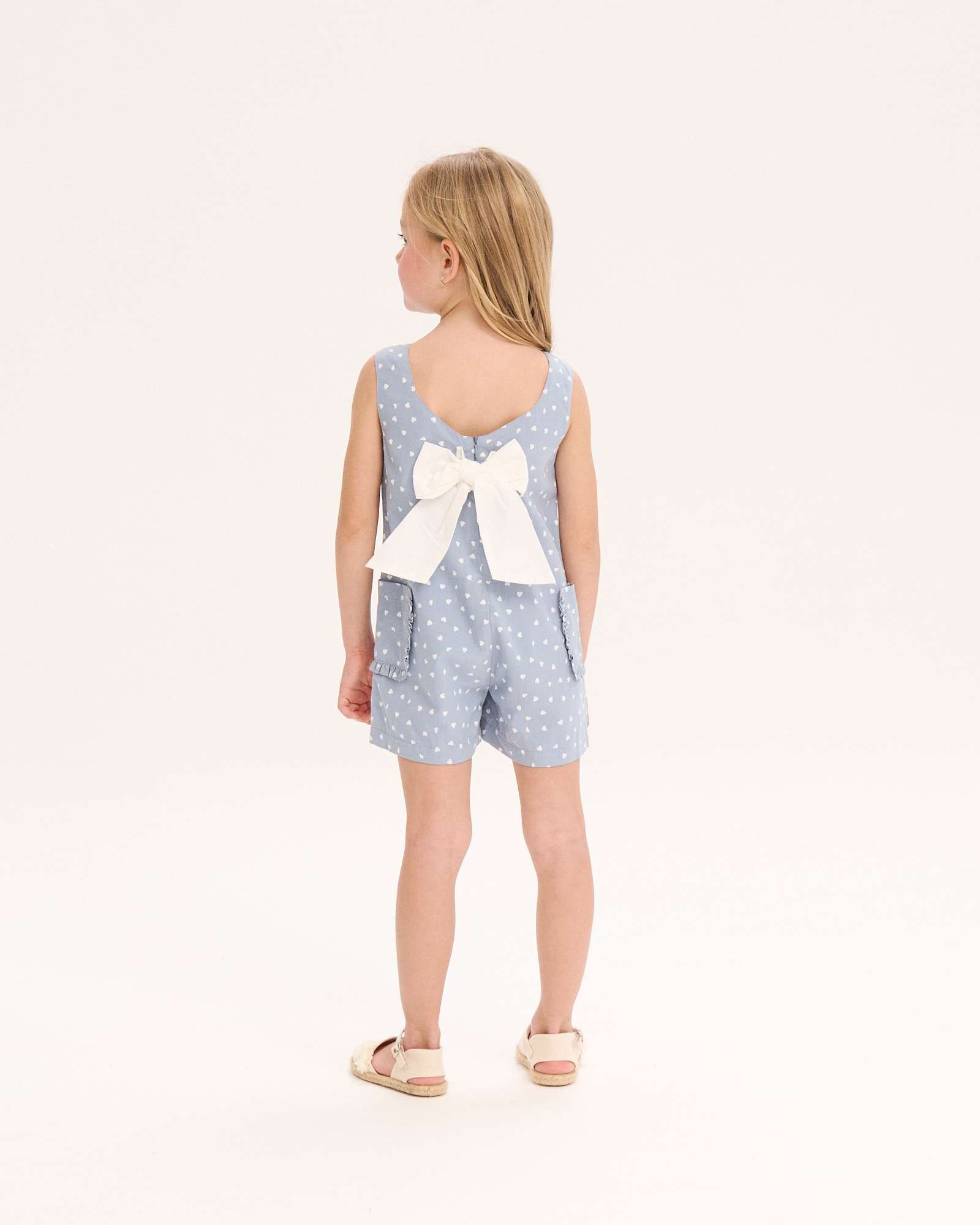 Macacão Infantil com Estampado de Corações e Laço nas Costas Dadati Azul / Branco-2