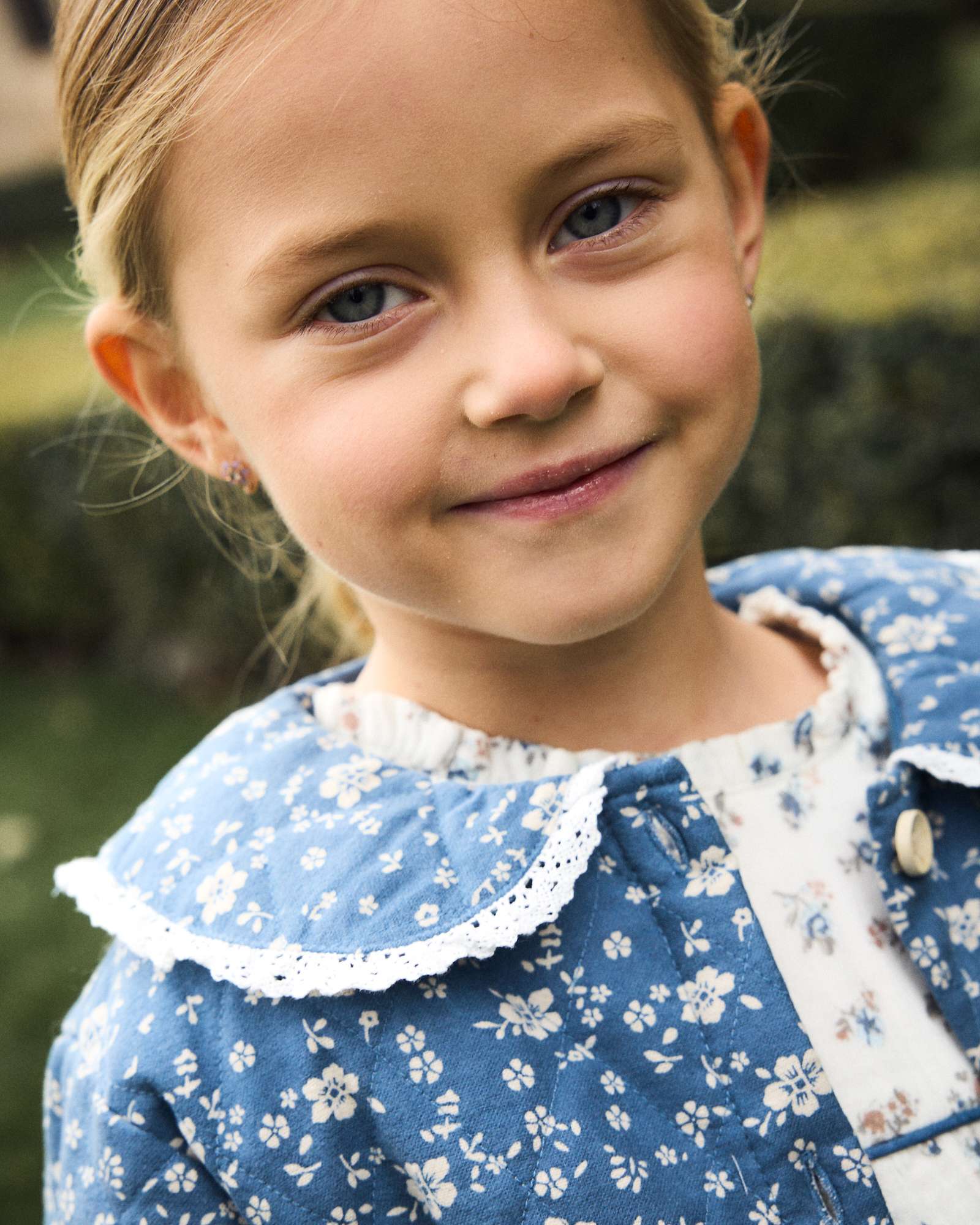 Casaco Infantil Acolchoado Floral com Gola Peter Pan Azul-3