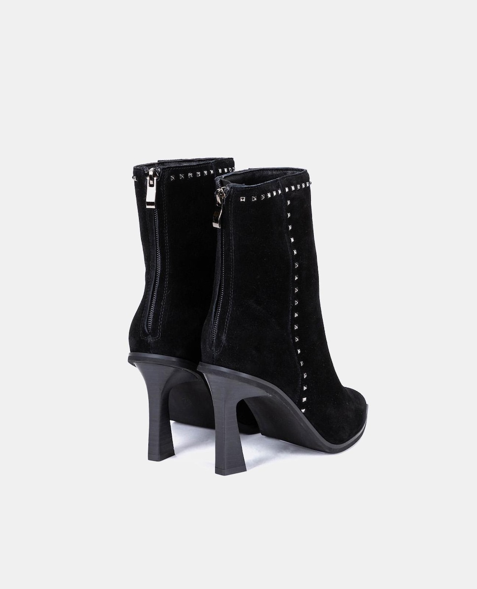 Botins em Pele com Biqueira Afiada Preto-3