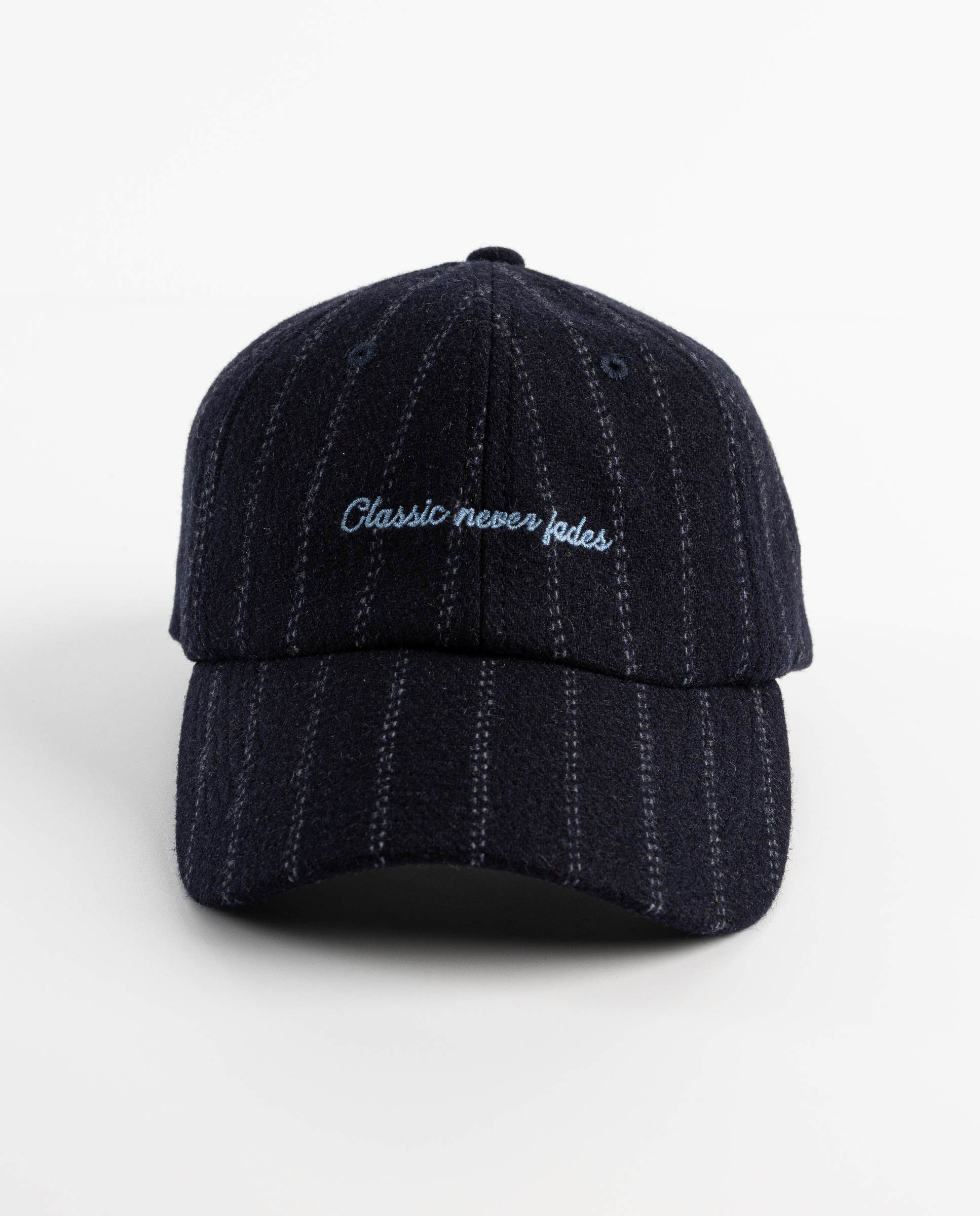 Imagem 0 de Boné Às Riscas Diplomáticas