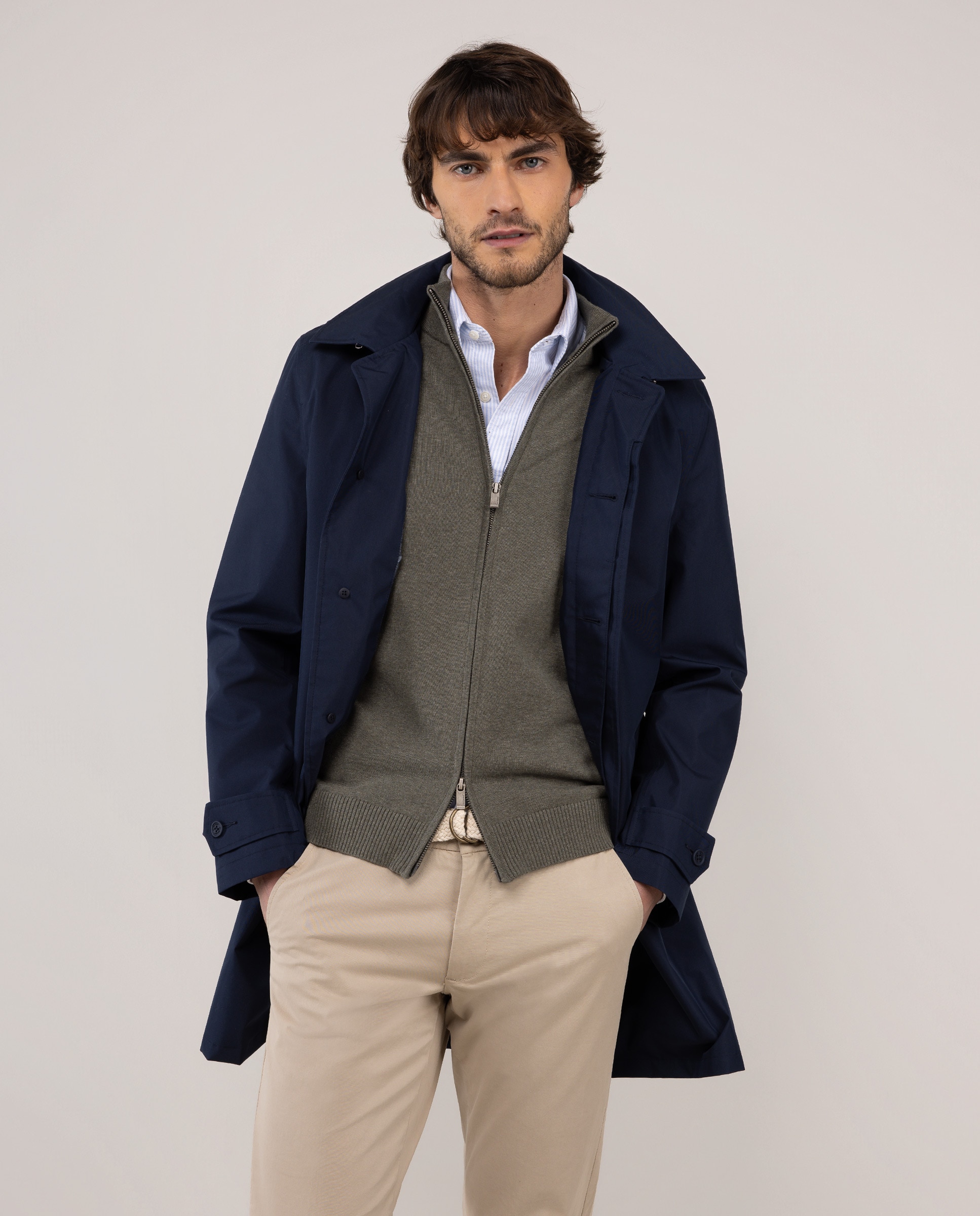 Imagem 0 de Gabardina Lisa com Capuz